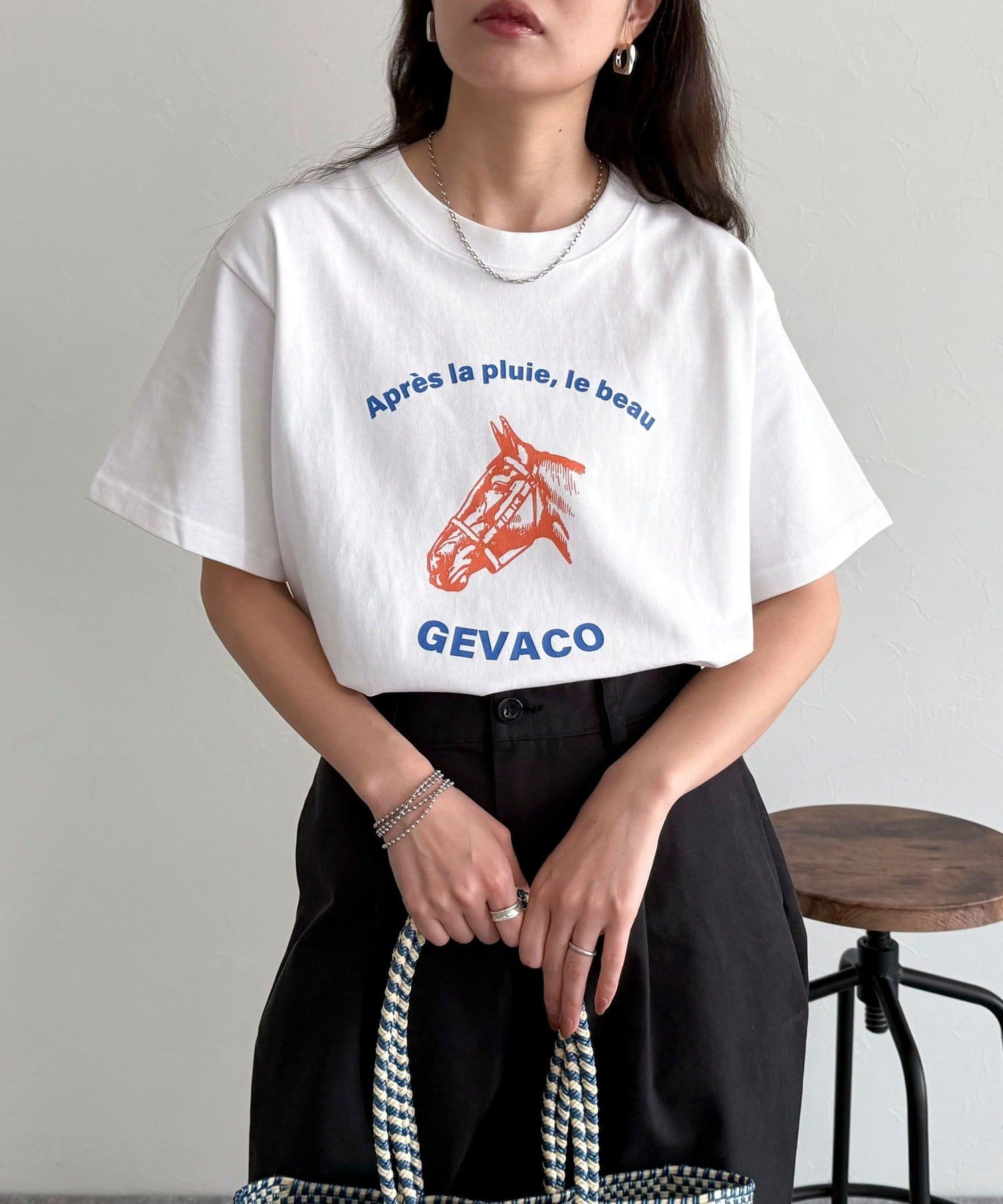 ◇GEVACO◇【2025 SS】フロントロゴがアクセントになったGEVACOの半袖T●point・GEVACOのアイコンである馬とロゴがプリントされた半袖Tシャツです・コーデのアクセントになる配色が