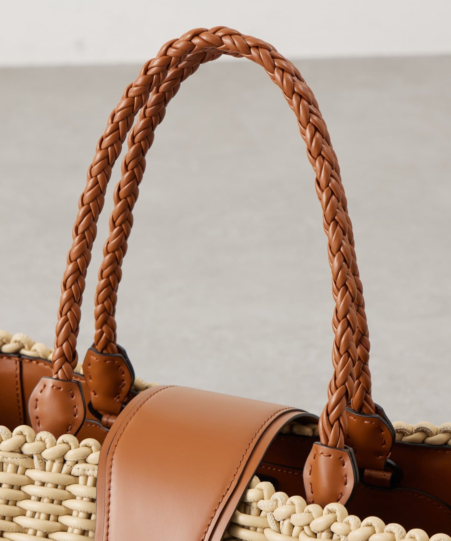 BEARDSLEY(ビアズリー) 《FALORNI》イントレチャートレザーバッグ