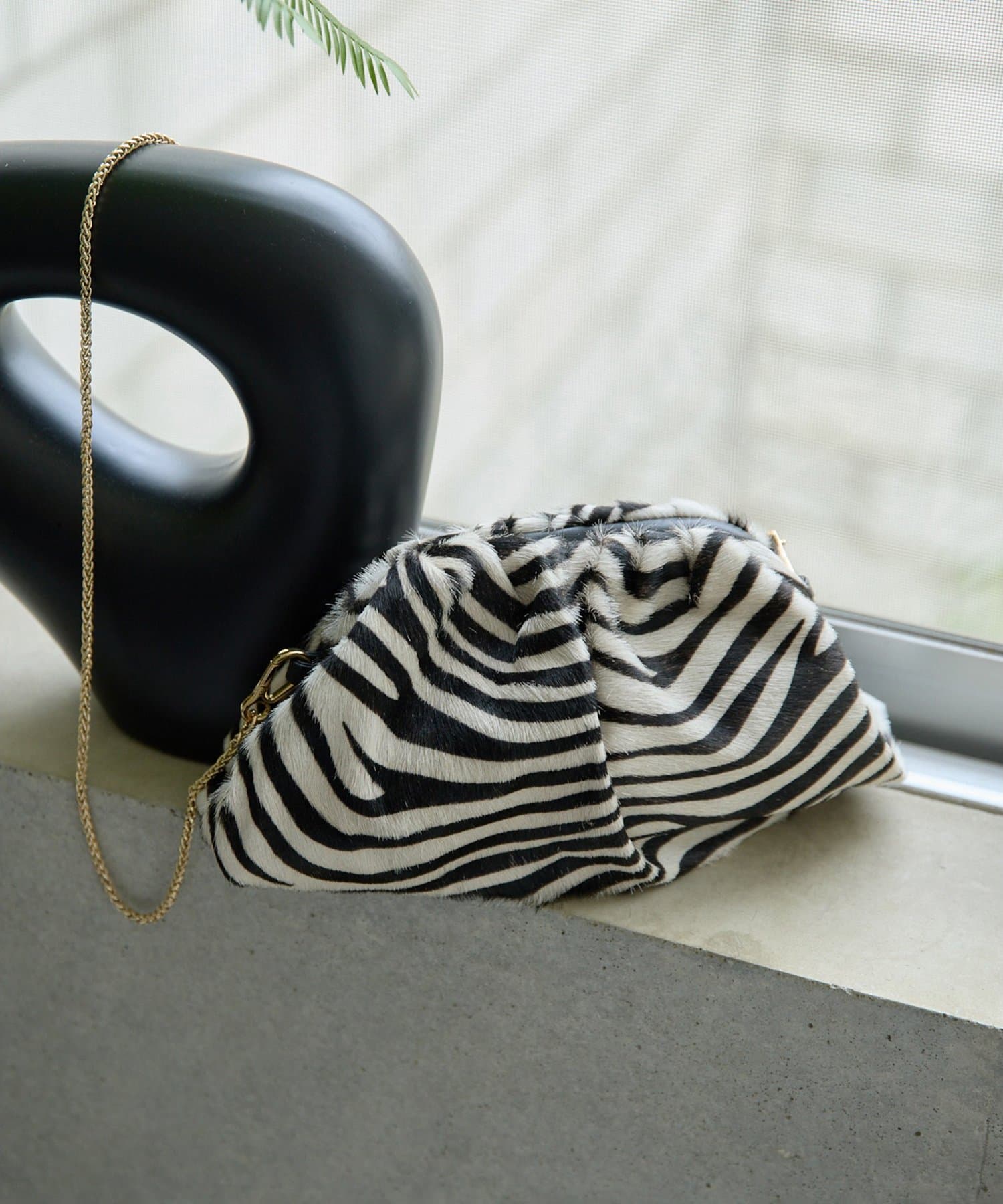 Whim Gazette(ウィム ガゼット) 【INNUE】ZebraチェーンクラッチBAG