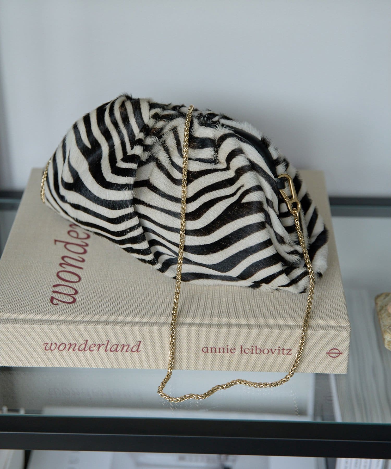 INNUE】ZebraチェーンクラッチBAG | Whim Gazette(ウィム