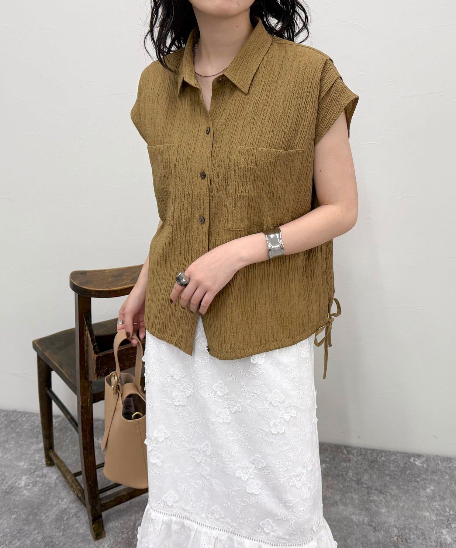 FREDY & GLOSTER(フレディ アンド グロスター) 前開きフレンチタックシャツ