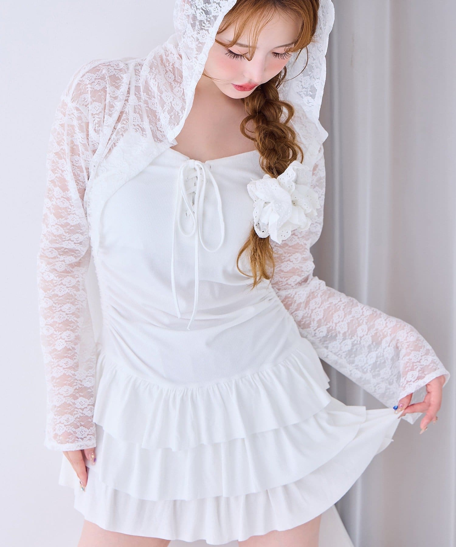 【ワンピ】ウエスト：71cm~NICECLAUP 2025 Summer Collection~ミニ丈のキャミワンピースと、コンパクトなシルエットで華奢見えするパーカーの嬉しい2点セットパーカーはベル