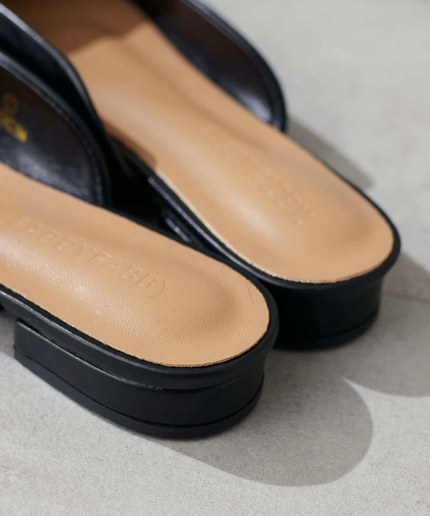 NICE CLAUP / OLIVE des OLIVE OUTLET(ナイスクラップ  / オリーブ デ オリーブ アウトレット) 【LARUTA】ポインテッドメタリックミュール