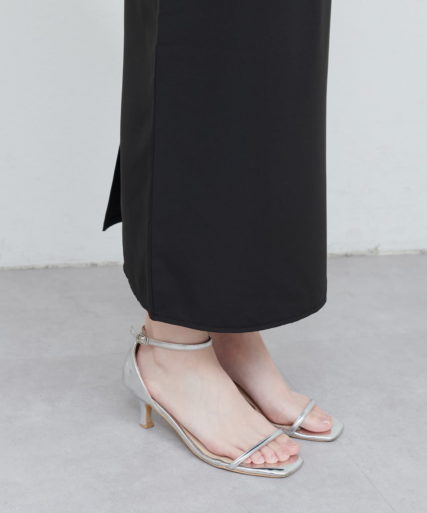 NICE CLAUP / OLIVE des OLIVE OUTLET(ナイスクラップ  / オリーブ デ オリーブ アウトレット) 【natural couturカットジョーゼットＶネックワンピース