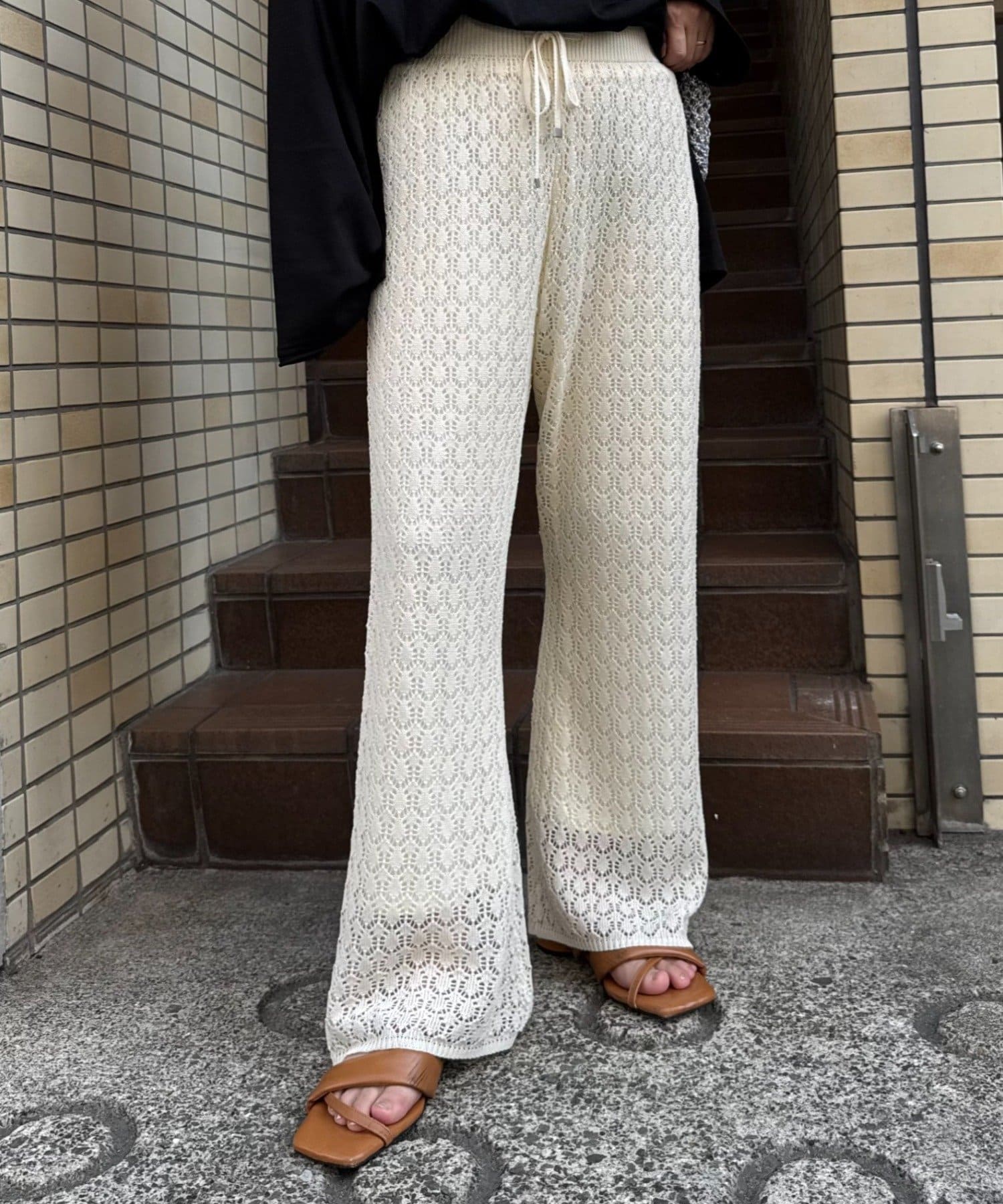 [国内発送] SANDRO★ニットフレアーパンツ 国内発送] SANDRO☆ニットフレアーパンツ SANDRO リブ編みニット