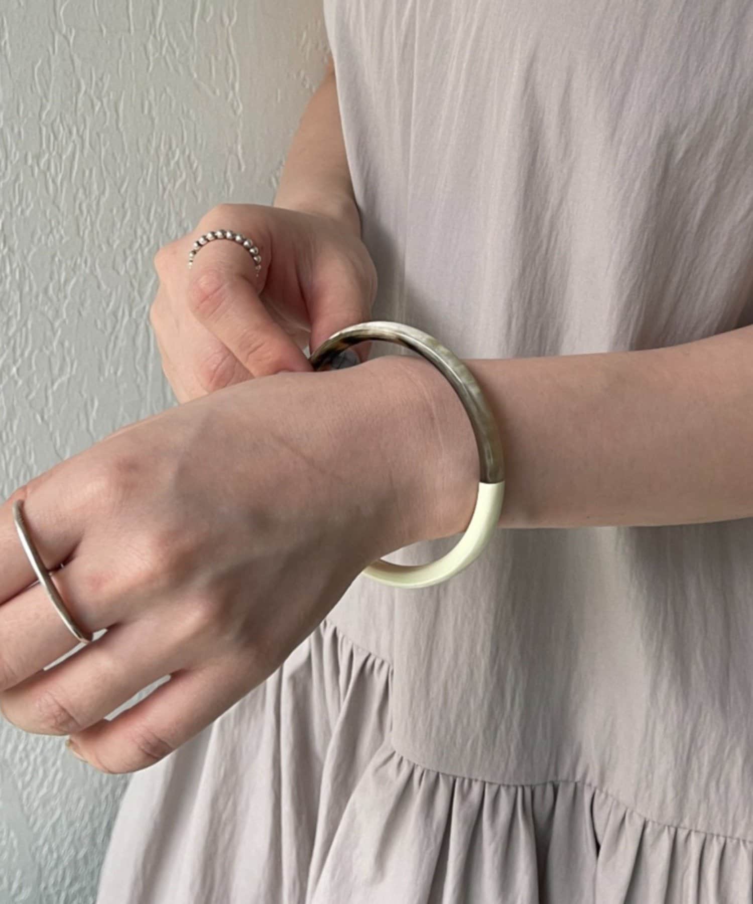 Omekashi(オメカシ) 【L'INDOCHINEUR】 2トーンバングル