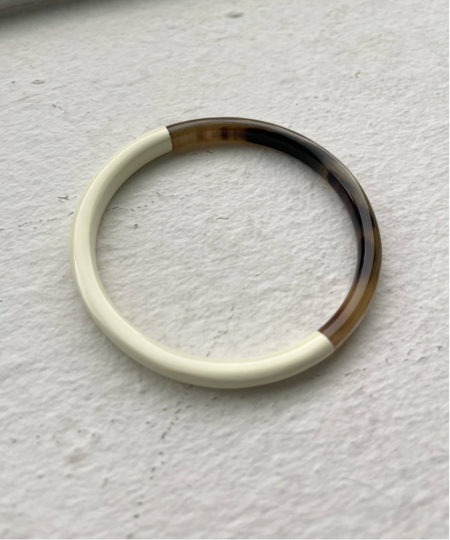 Omekashi(オメカシ) 【L'INDOCHINEUR】 2トーンバングル