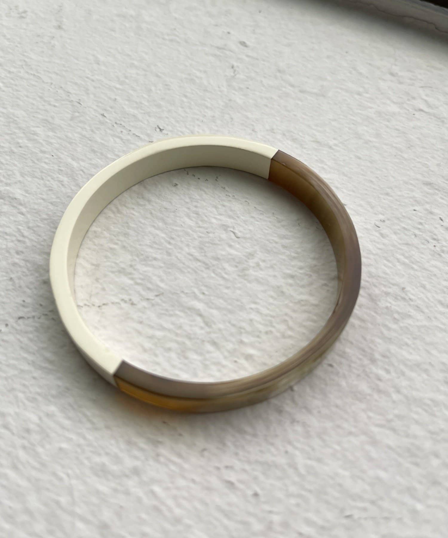 Omekashi(オメカシ) 【L'INDOCHINEUR】 2トーンスクエアバングル