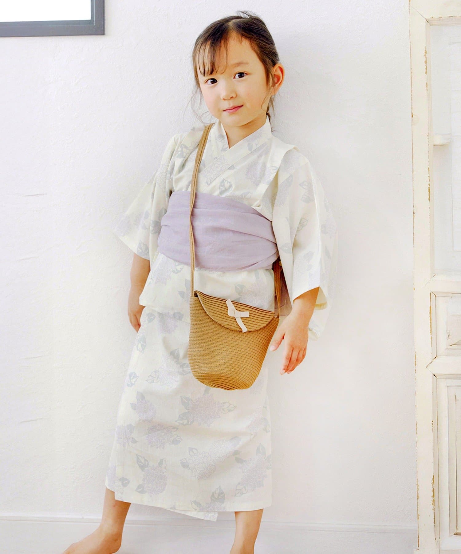 バッグを持った子ども