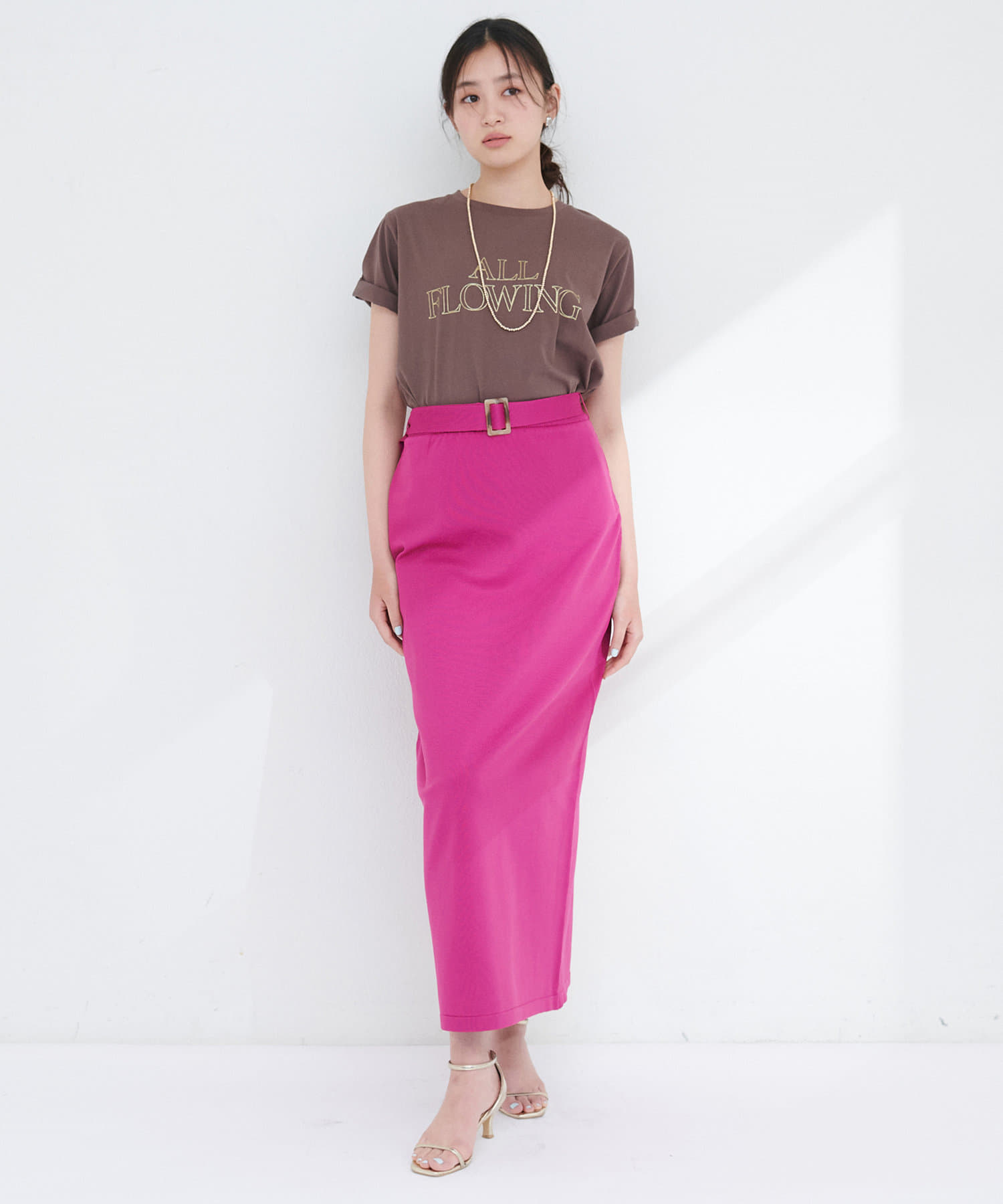 【2025SS natural couture】セットアップ対応　べっこうベルト付きニットタイトスカートWEB限定サイズ：Lサイズ■Designシンプルな美しさを追求した、Iラインシルエットのポリニッ