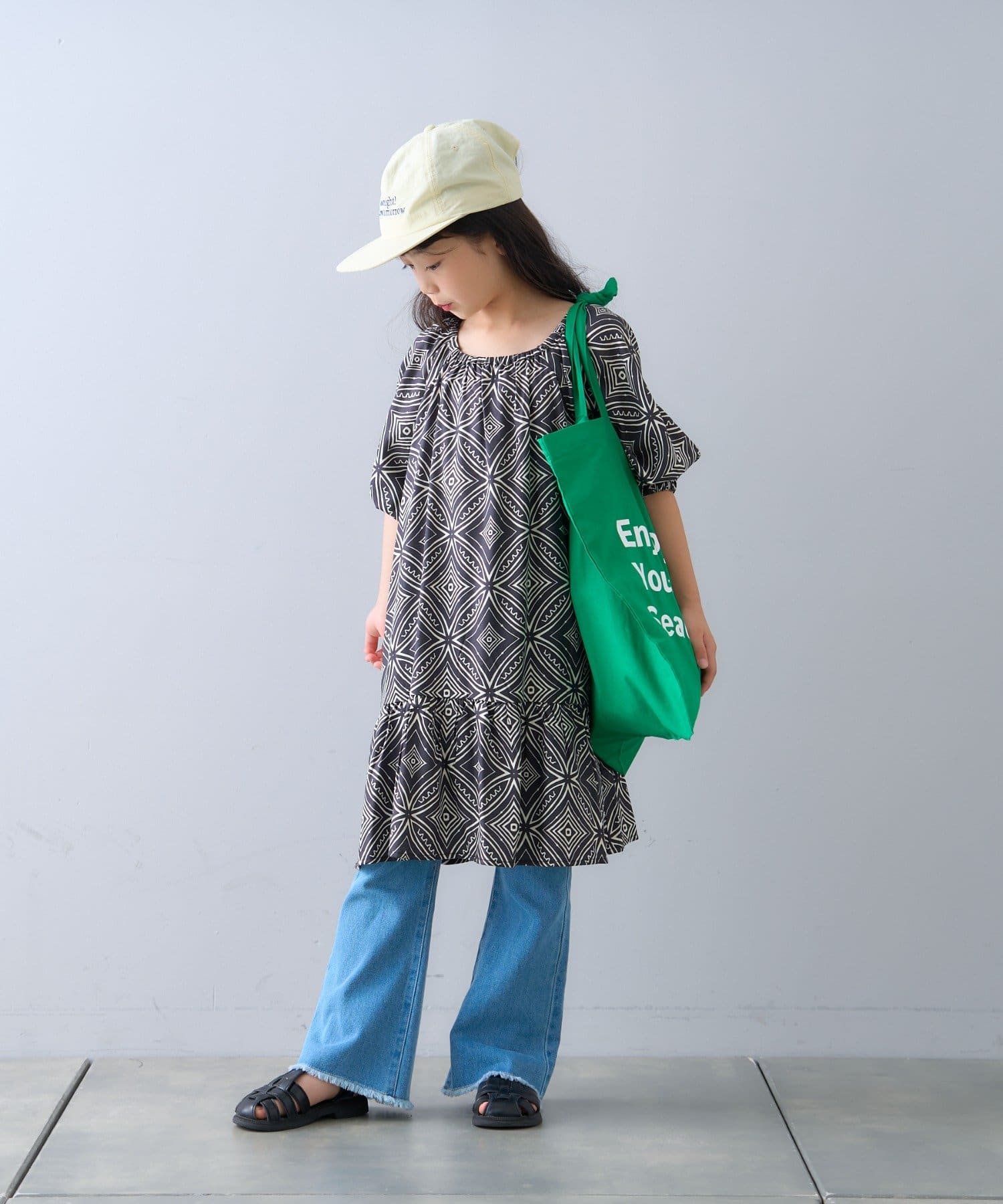 毎年大好評"バティック柄シリーズ"今年も新たにアップデートして登場！着るだけでシーズンライクに♩ぽわんとした袖がかわいい"大人っぽワンピ"■デザインさりげないテ