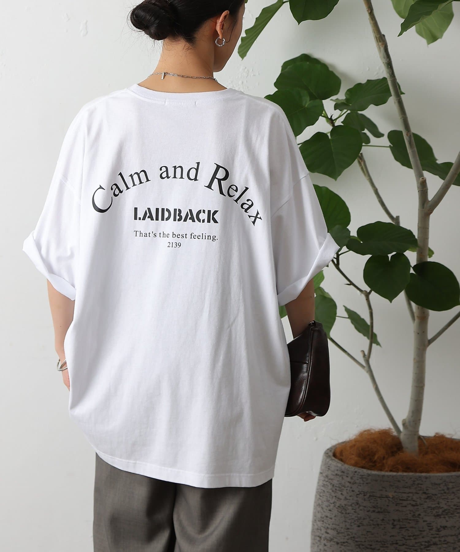 COLONY 2139(コロニー トゥーワンスリーナイン) CalmandバックプリントTシャツ