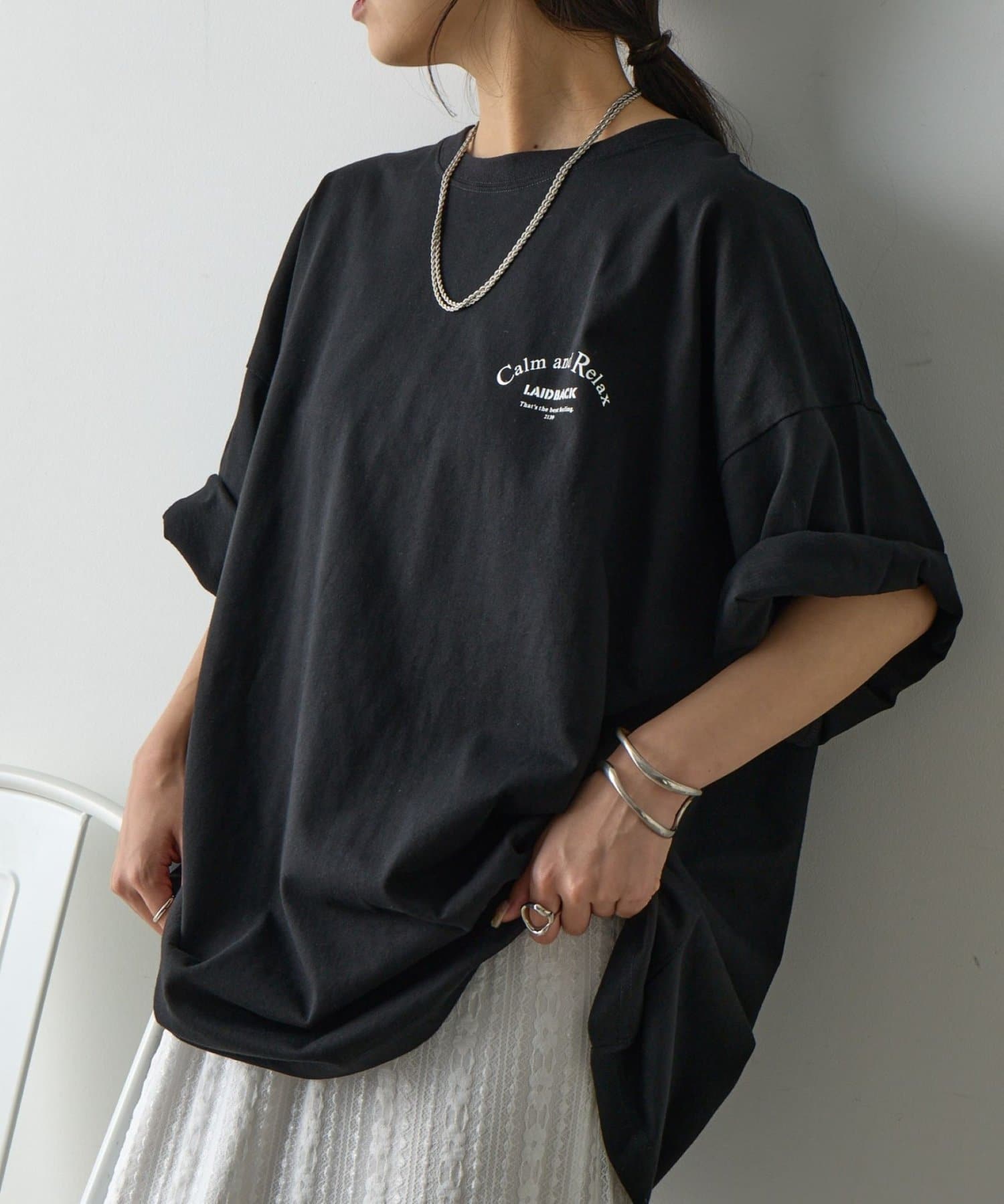 COLONY 2139(コロニー トゥーワンスリーナイン) CalmandバックプリントTシャツ