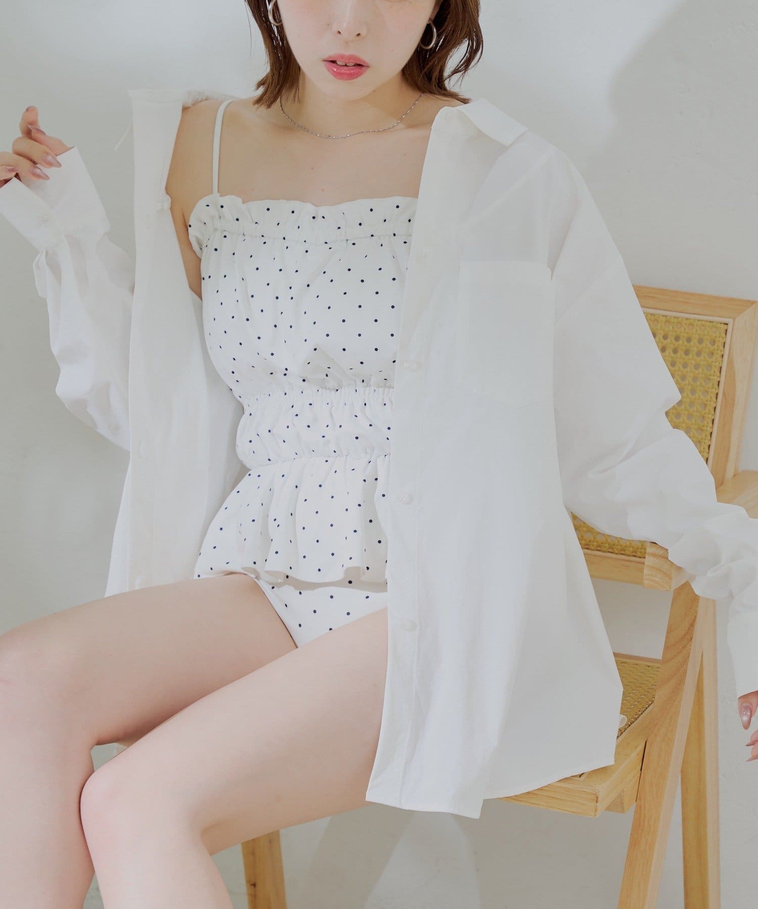 Chico SWIM WEAR COLLECTION 2025日焼け気にせず、おしゃれも楽しめるラッシュガードシャツ登場！▶商品ポイント・オフショルダーとしても着れる2way仕様のラッシュガードシャツ