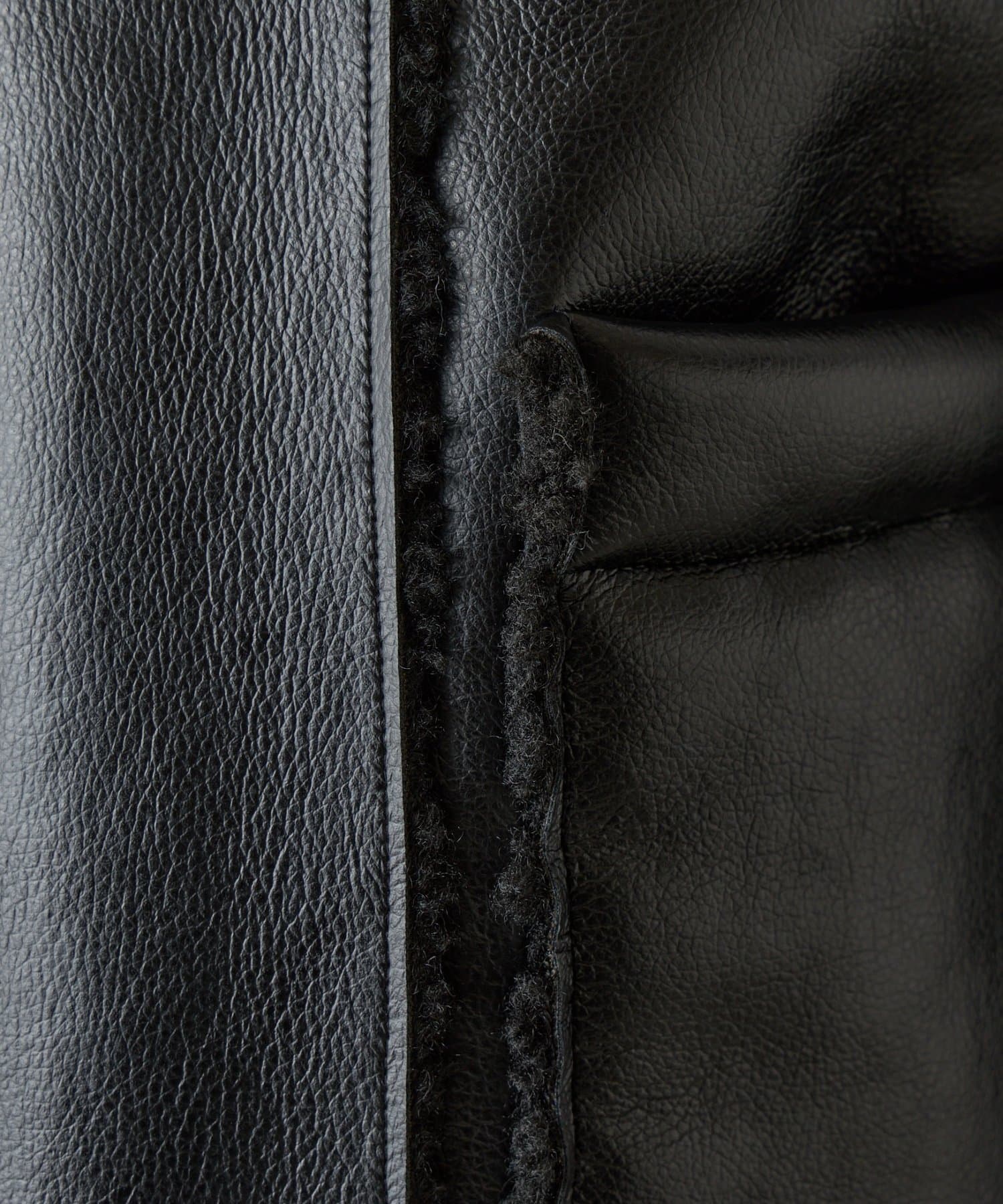 COLONY 2139(コロニー トゥーワンスリーナイン) フェイクレザームートンブルゾン