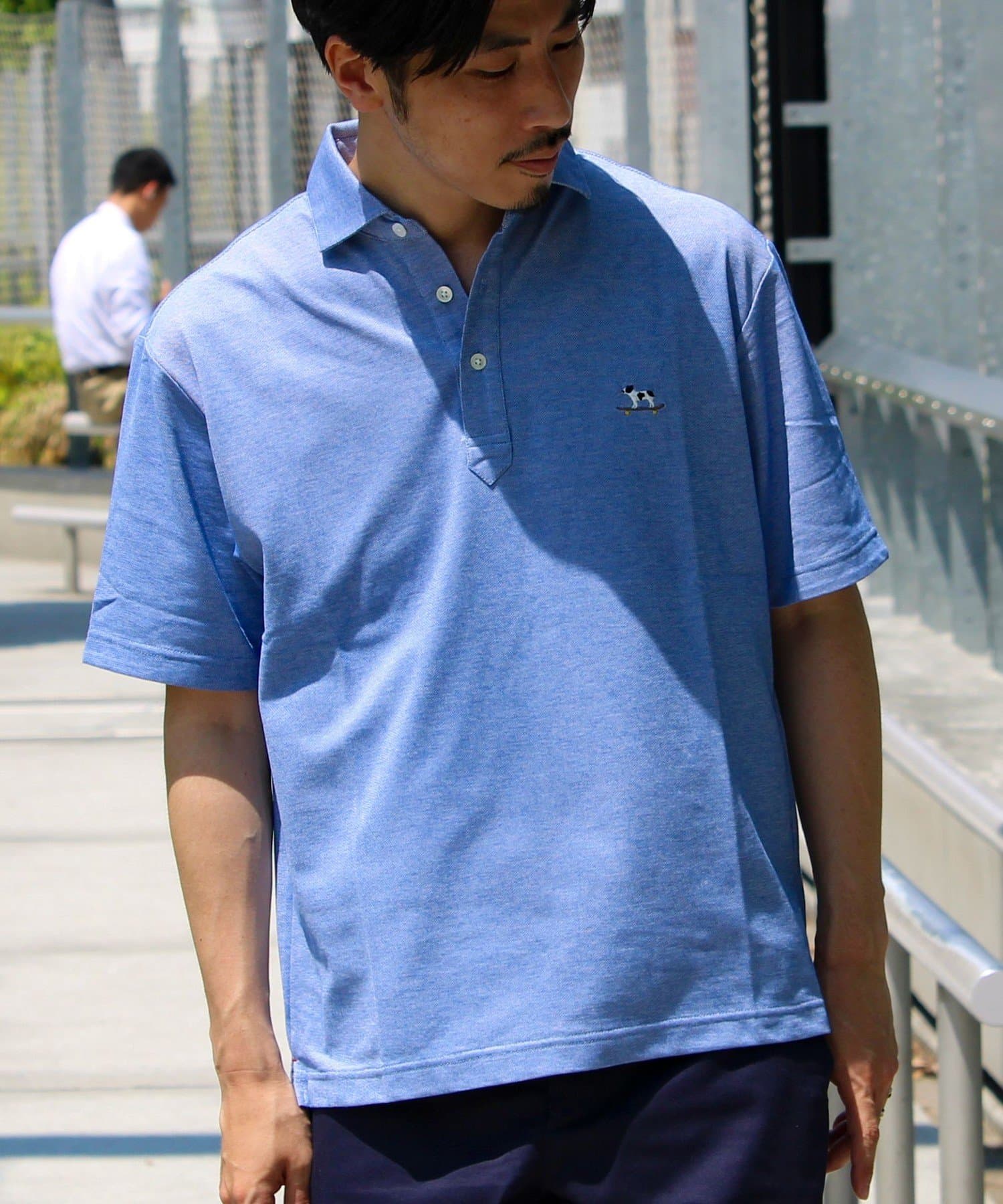 ■その人気から定番シリーズと化したフレンチブルドッグロゴ刺繍シリーズ！夏に活躍間違いなしの鹿の子素材を使用したポロシャツが登場です。カノコは表面に凹凸により肌離れがよく、涼しく着ていただける夏向きの素