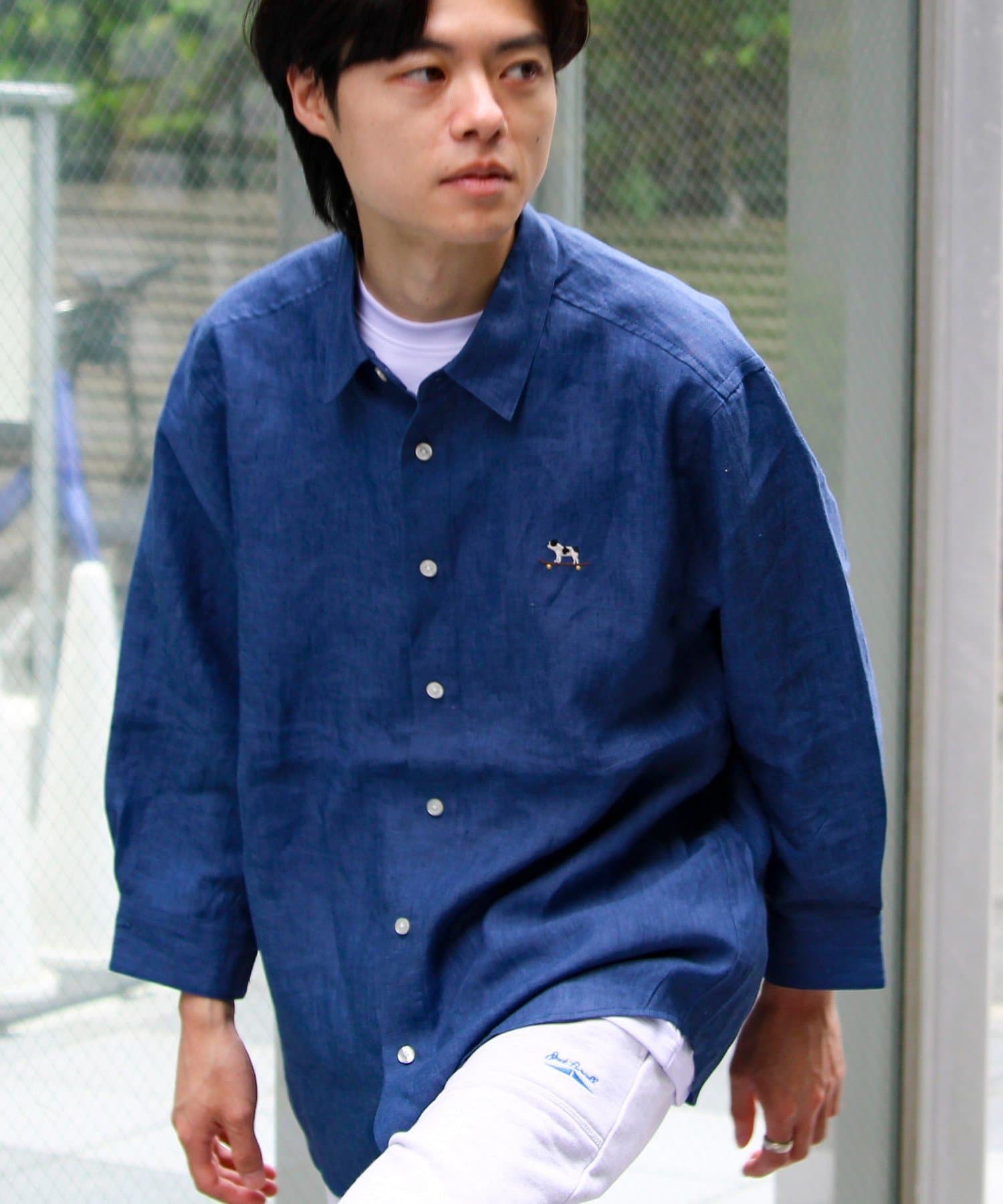 ■その人気から定番シリーズと化したフレンチブルドックロゴ刺繍シリーズ！夏に活躍間違いなしのリネンを使用したレギュラーカラー7分袖シャツ (無地/ストライプ)が再登場です。リネンは通気性が高く、吸湿性と