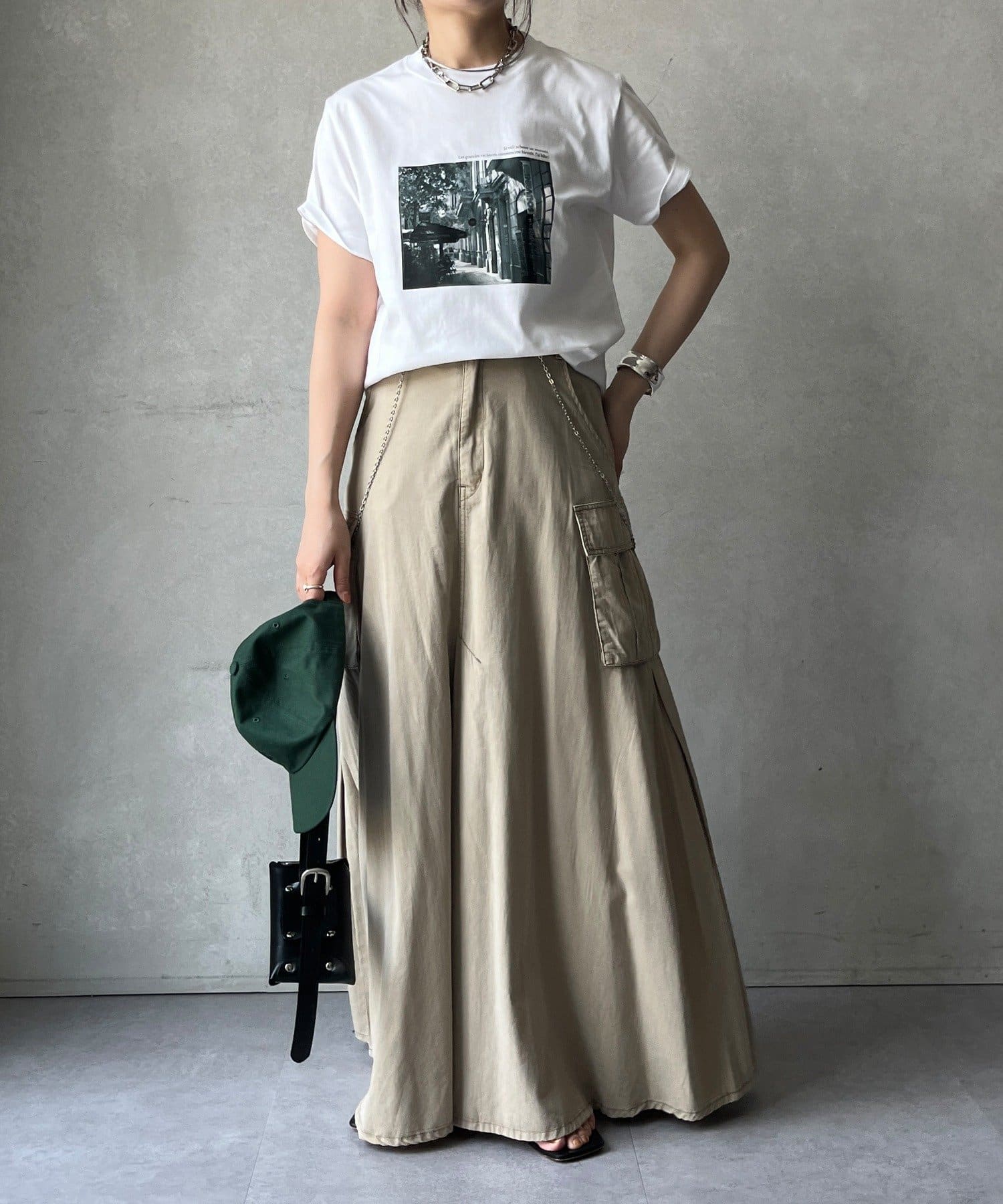 DouDouエンボスバックジップTEE フォトプリントTEE | DOUDOU(ドゥドゥ)レディース | PAL CLOSET