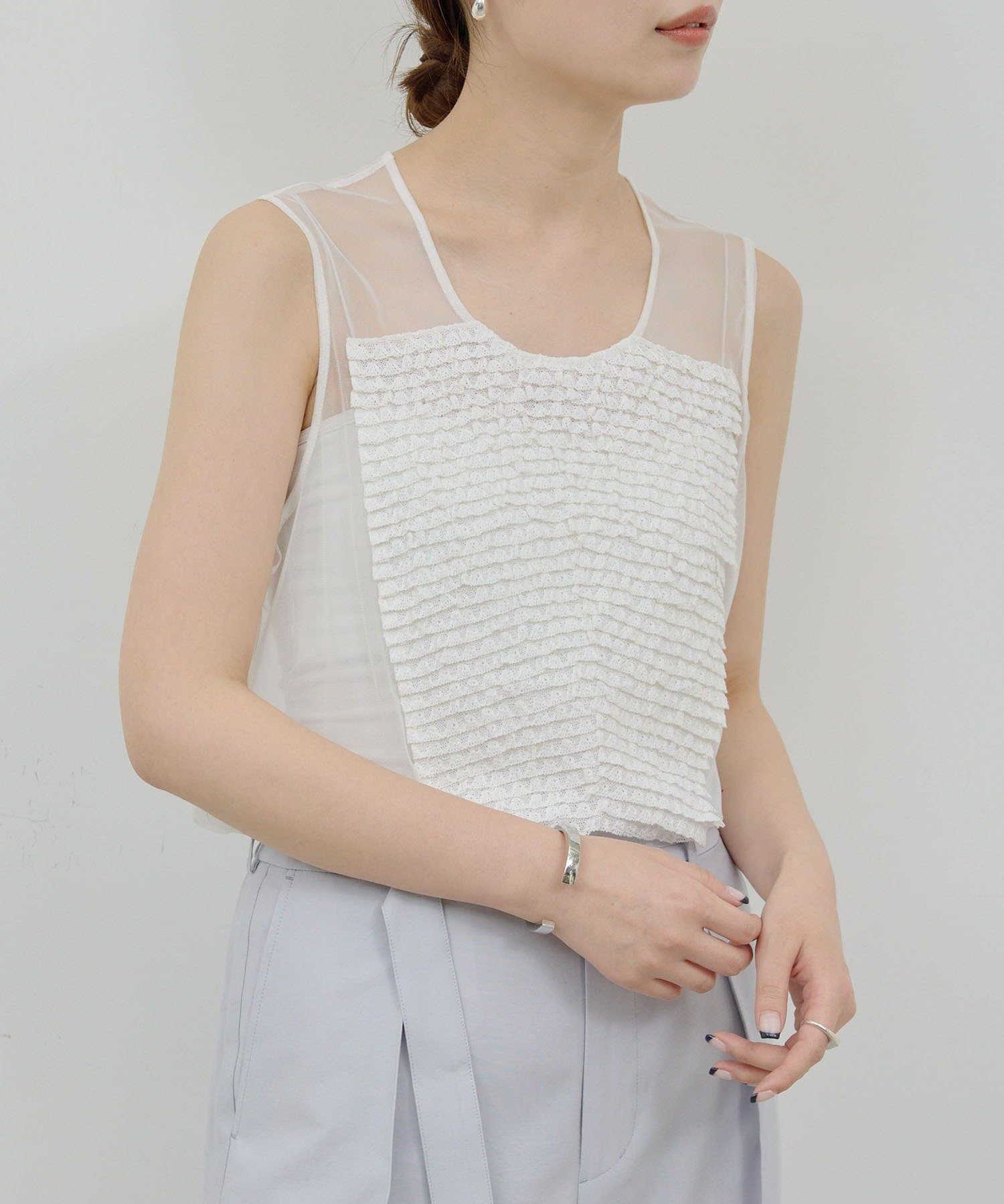HERITANOVUM】ラッフルボザムスリーブレスブラウス