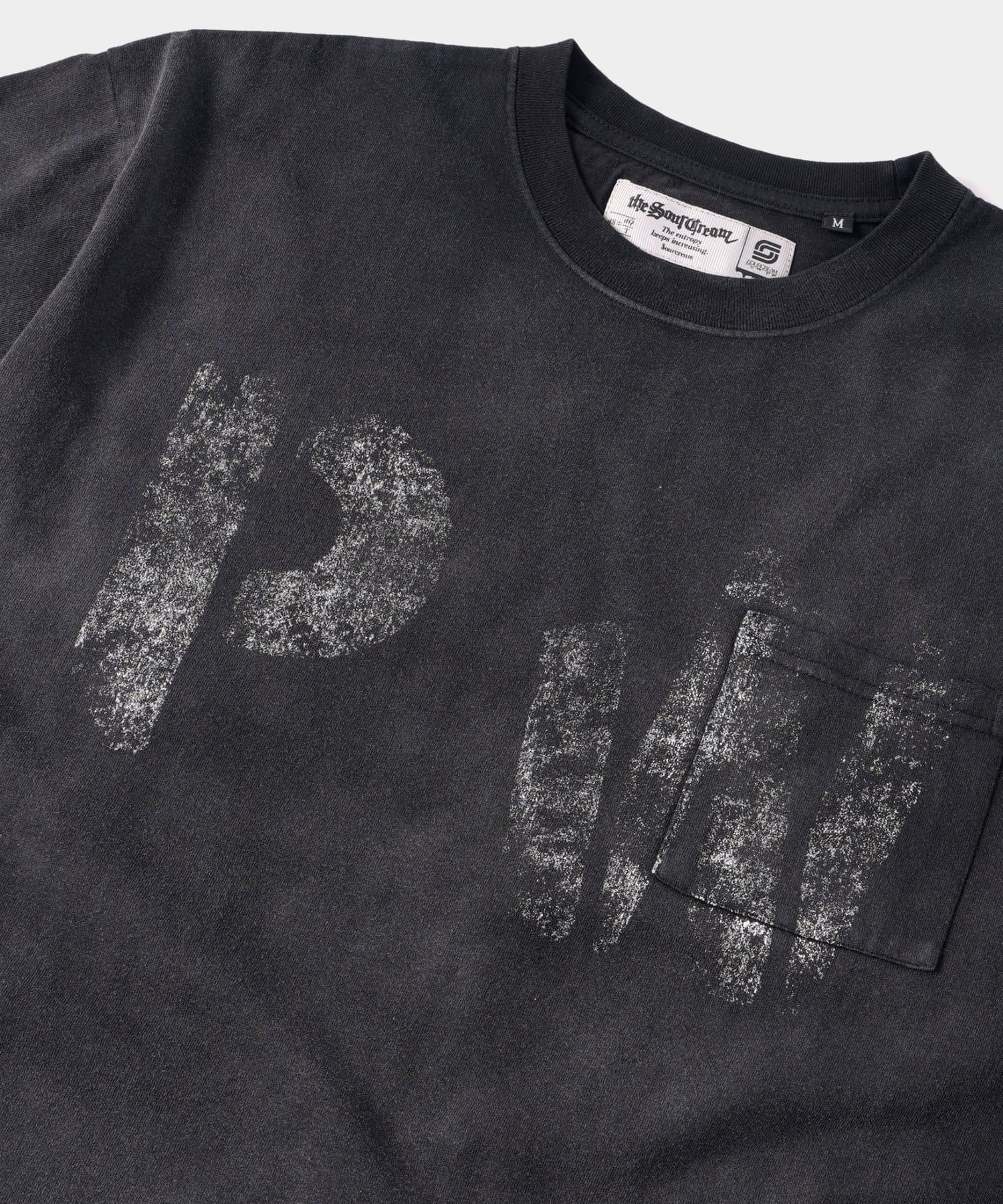 WHO’S WHO gallery(フーズフーギャラリー) 2サイズ【Sourcream】PWステンシルプリントポケットTEE