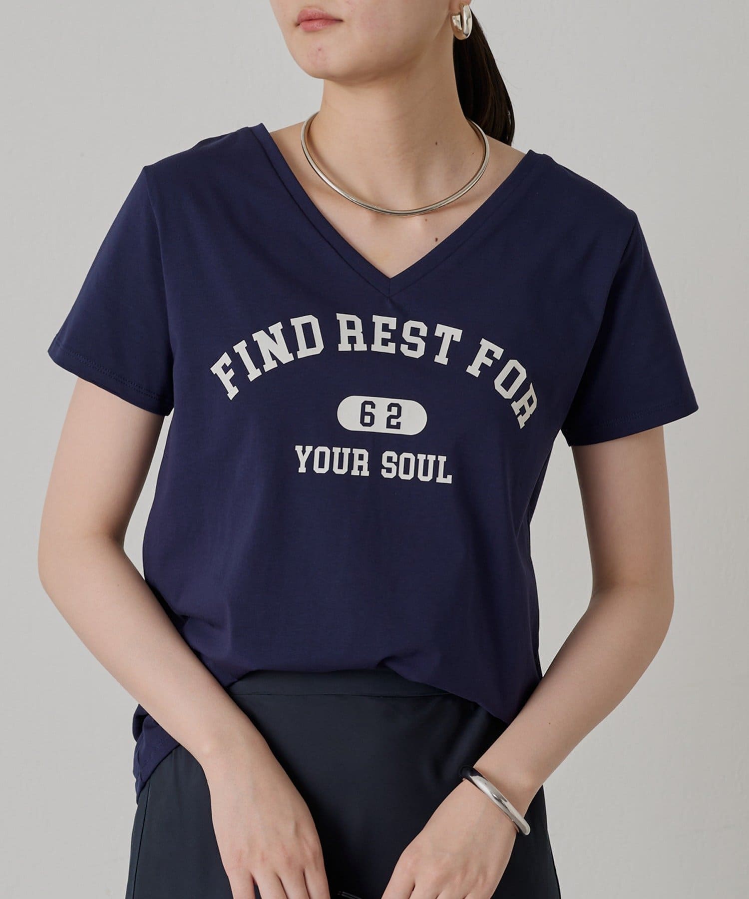 LOUNGEDRESS(ラウンジドレス) 【カットソーフェア対象】ロゴVネックTシャツ