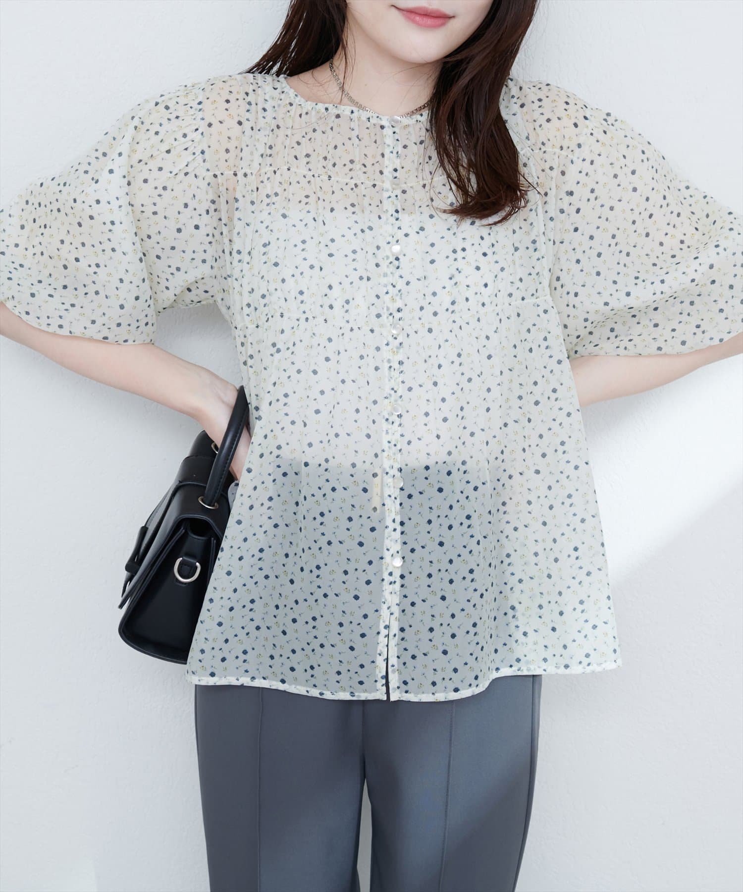 natural couture｜【WEB限定】小花柄シャーリングブラウス