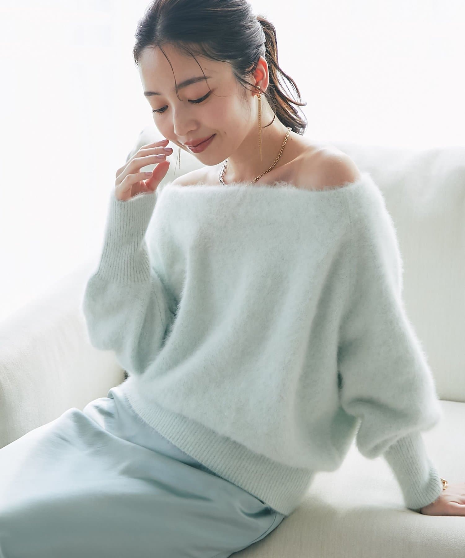 La boutique BonBon(ラブティックボンボン) 【miki監修】ヘアリーウールカシミヤ混オフショルニット