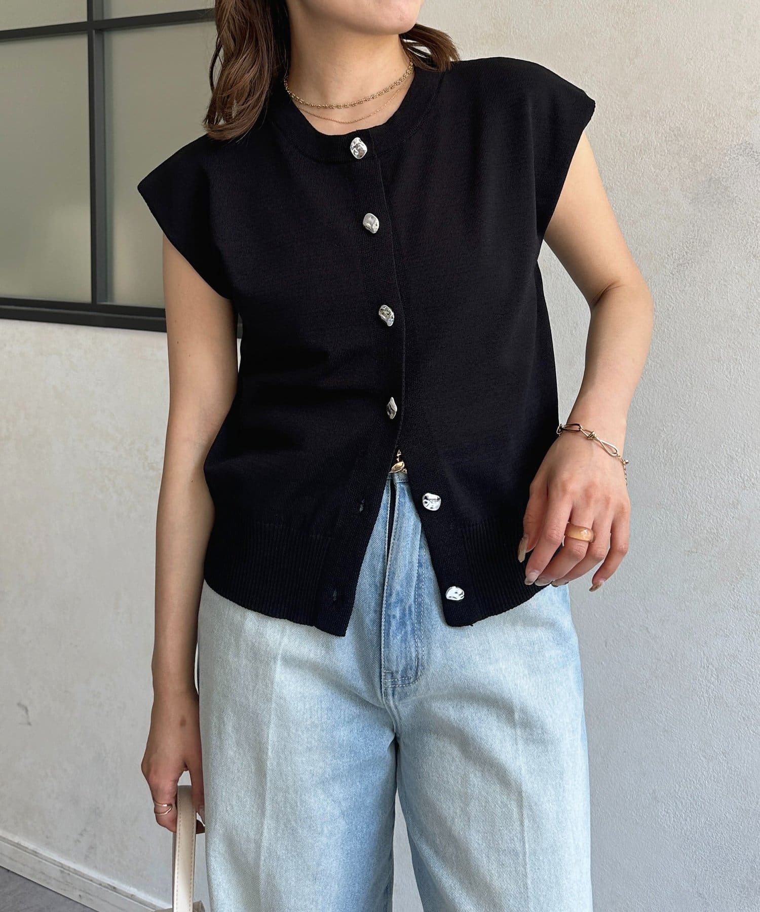Thevon.(ゼヴォン) ニュアンスボタンフレンチカーディガン