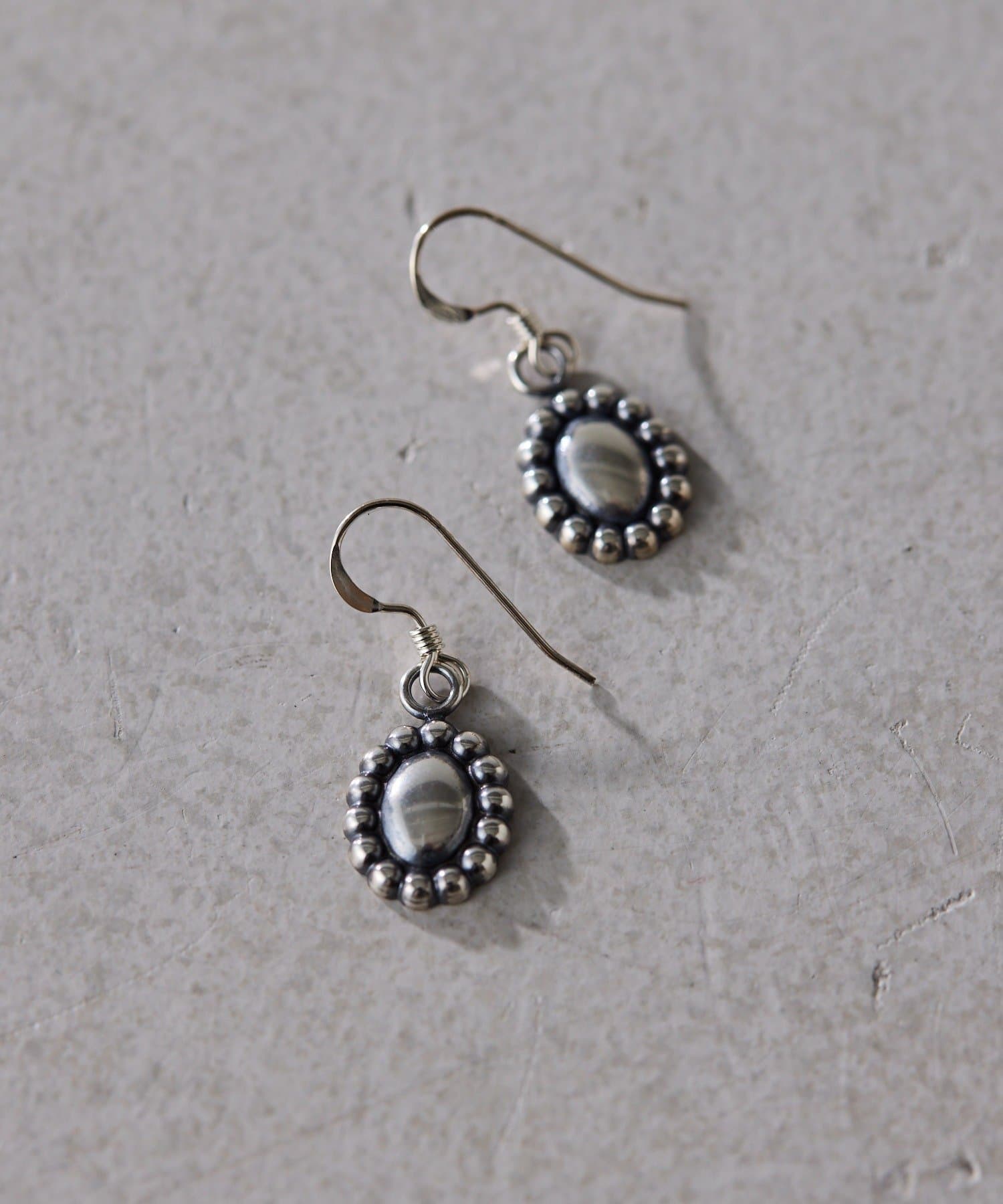   スターリングシルバー　ピアス 24SS】DIOR CD ICON ロゴ ピアス スターリングシルバー (Dior/ピアス