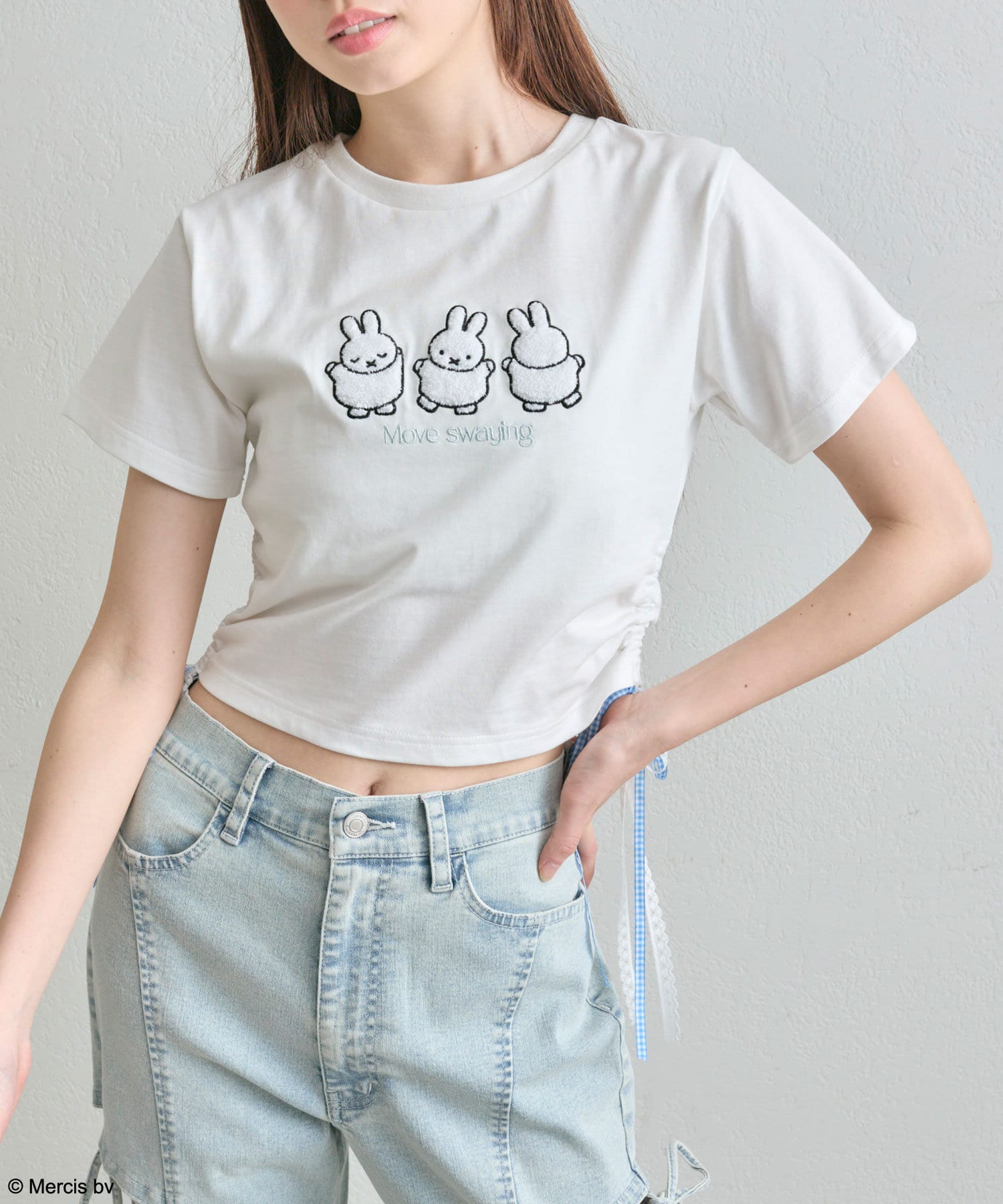 【miffy / OLIVE des OLIVE collaboration item】さりげない愛らしさが詰まったTシャツWEB限定アイテムです。■デザイン・胸元にあるmiffyとborisのふわふ