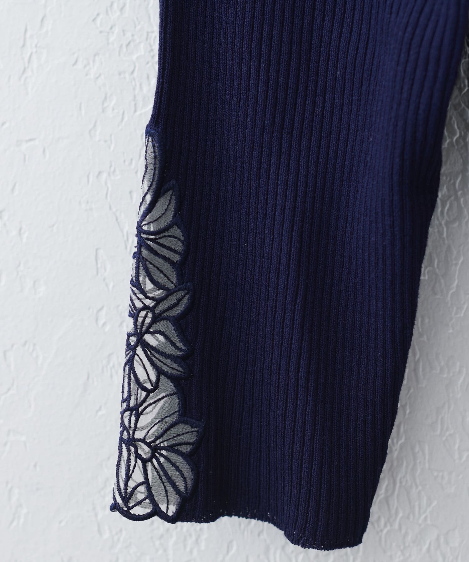 NICE CLAUP / OLIVE des OLIVE OUTLET(ナイスクラップ  / オリーブ デ オリーブ アウトレット) 【natural couture】袖口フラワー刺繍リブKT