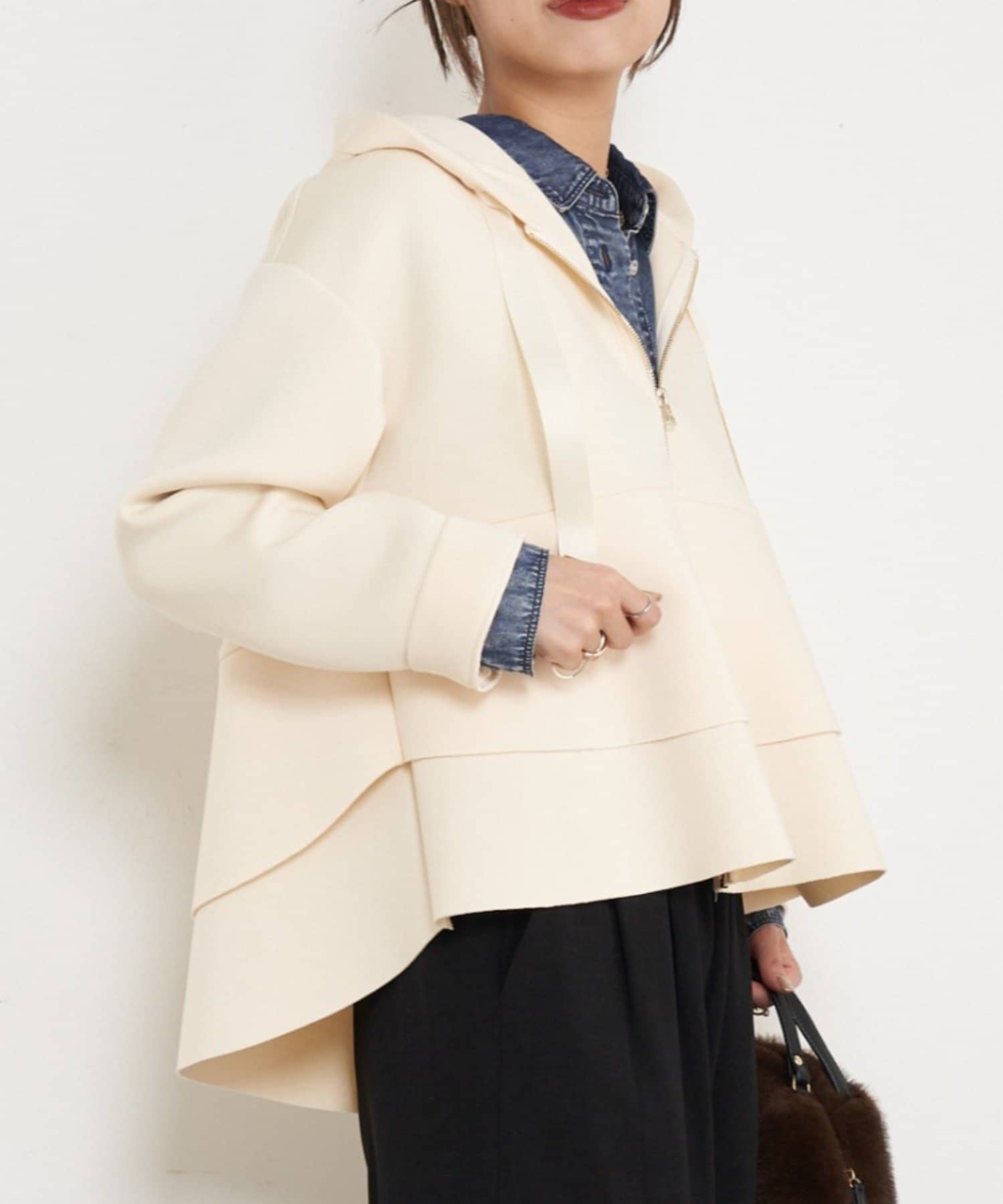 Jena　espace merveilleux(ジェナ　エスパスメルヴェイユ) 【人気アイテム】フリル切替パーカー