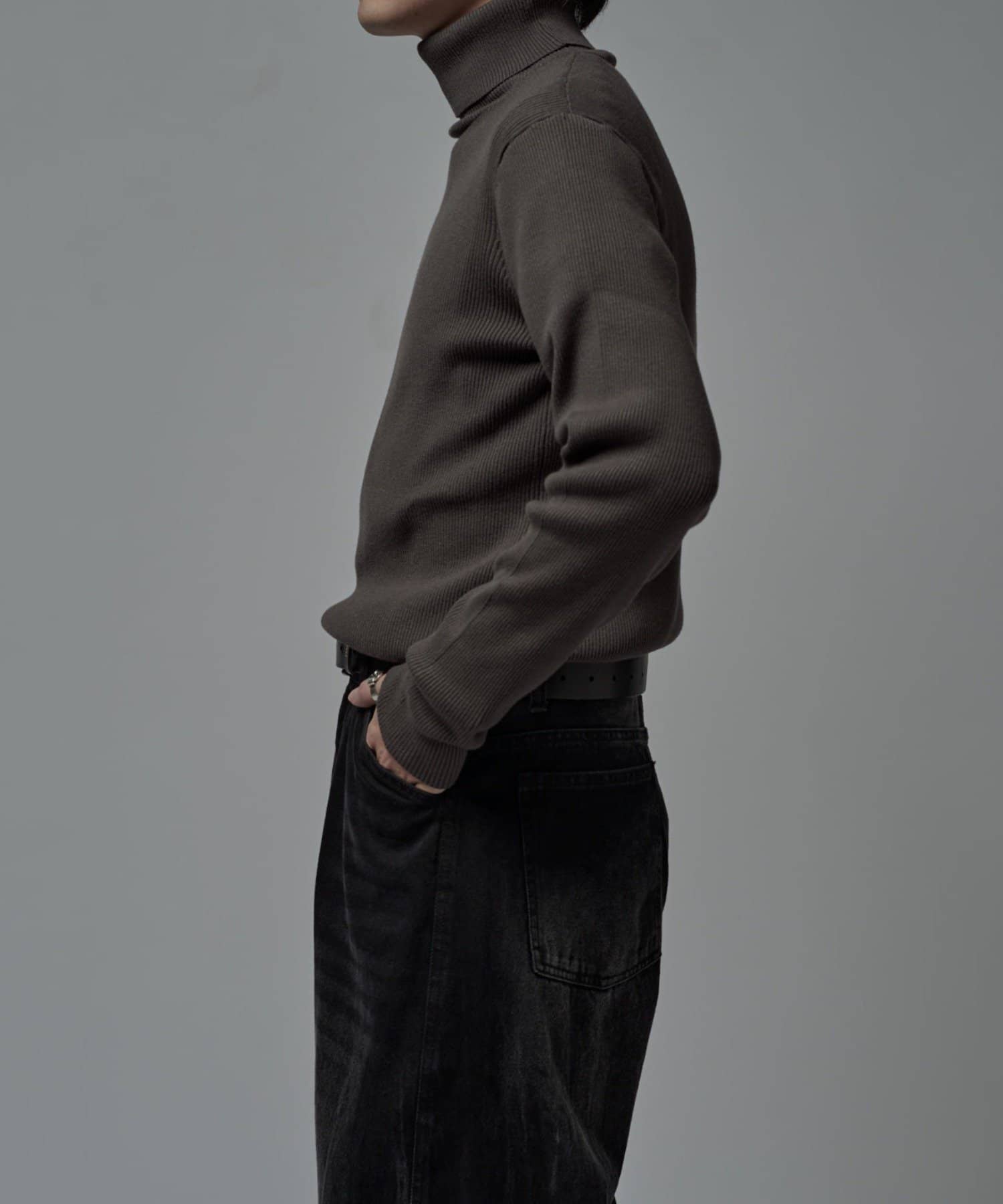 Lui's(ルイス) スリムタートルニット