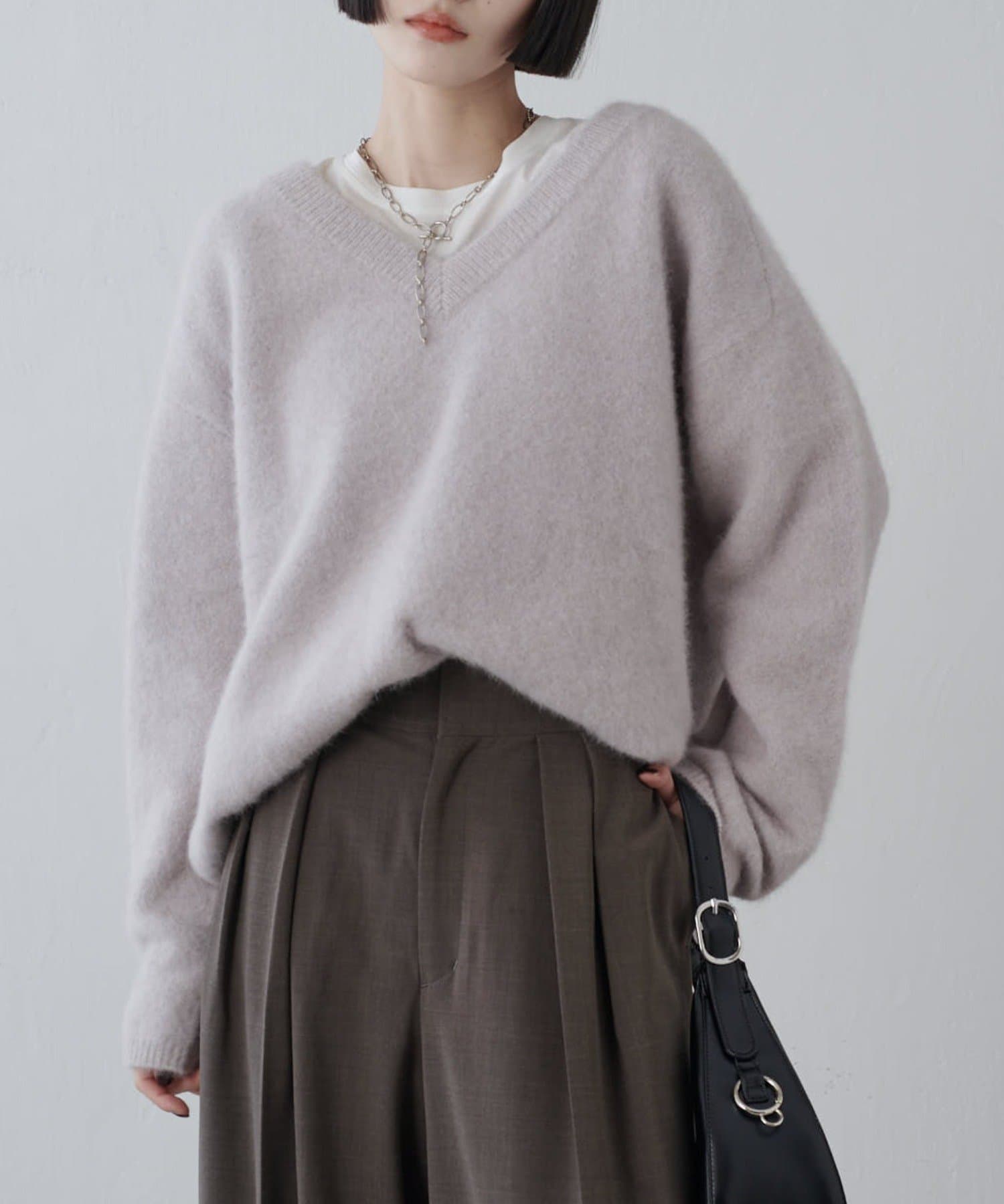 Lui's(ルイス) ウールライトVネックニット