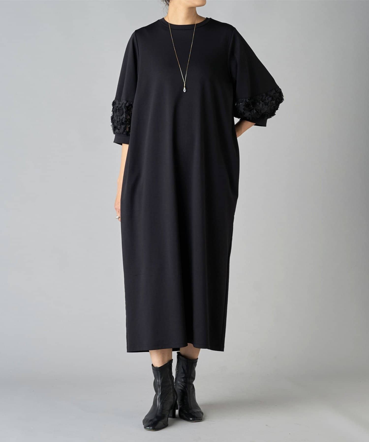 ビアズリー BEARDSLEY ソデパフワンピース （black