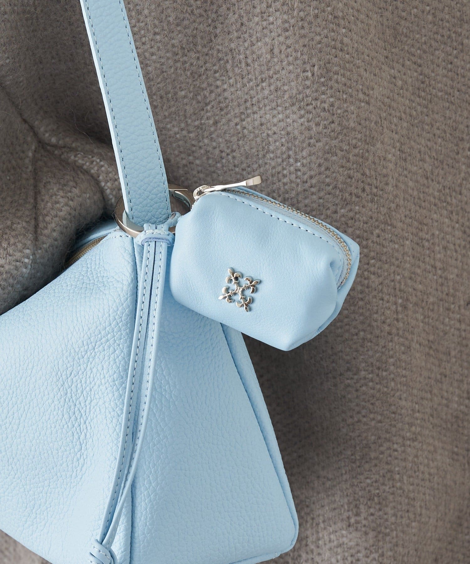 russet(ラシット) カラビナ付き レザーミニポーチ型チャーム