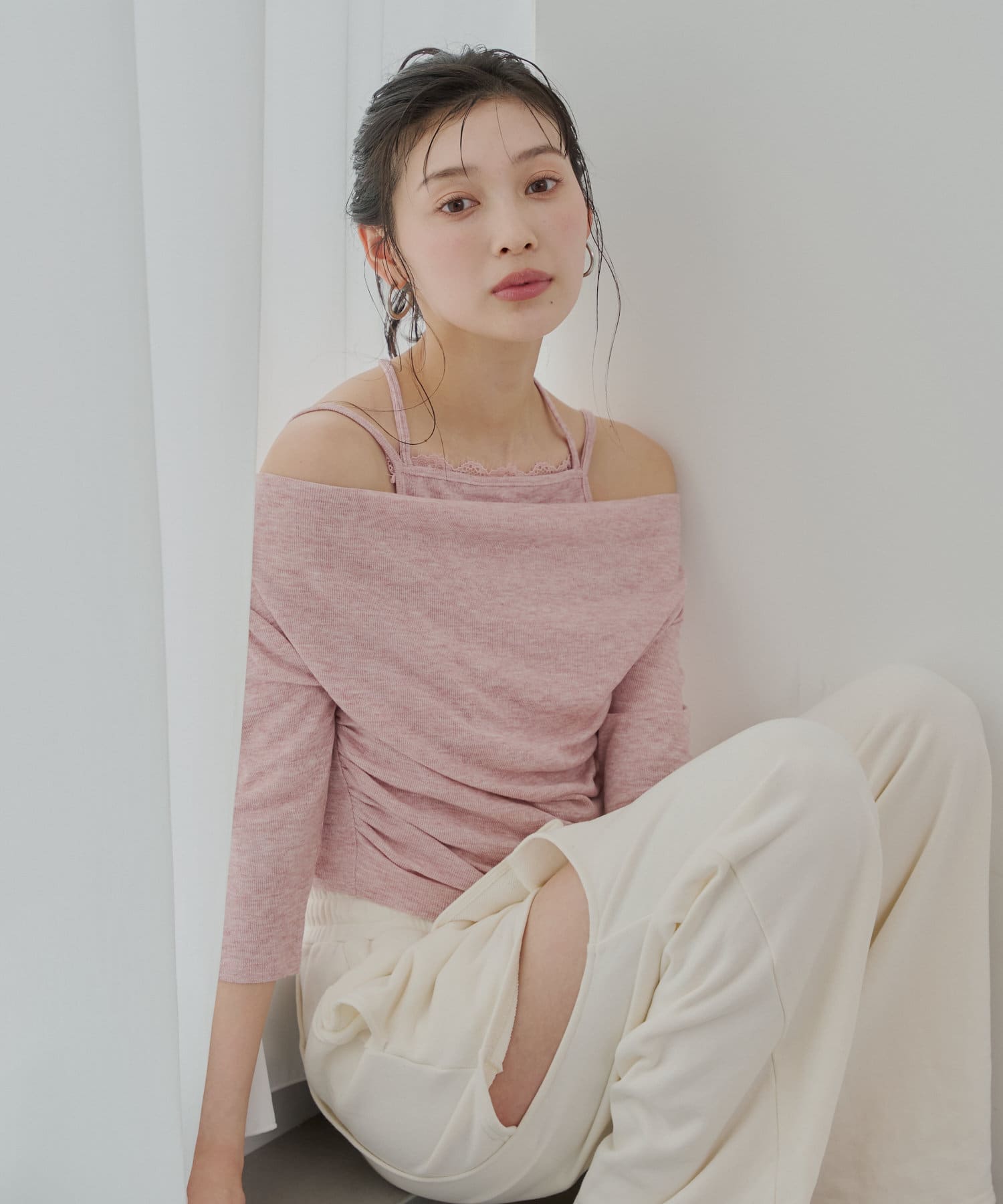OUTLET(アウトレット) 【Chico】アシメデザインオフショルキャミレイヤードニット