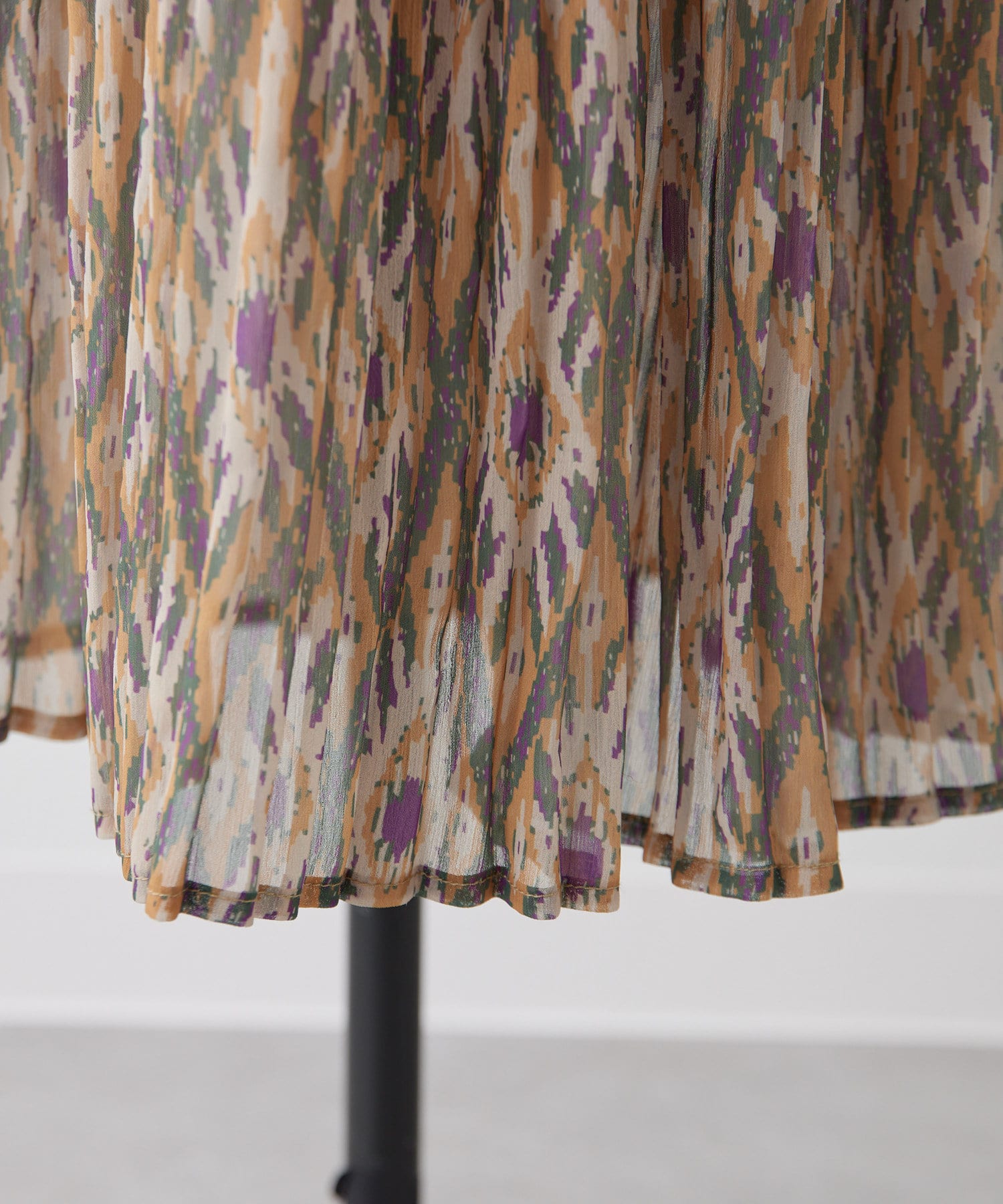 OUTLET(アウトレット) 【ear PAPILLONNER】柄シャーリングワンピース