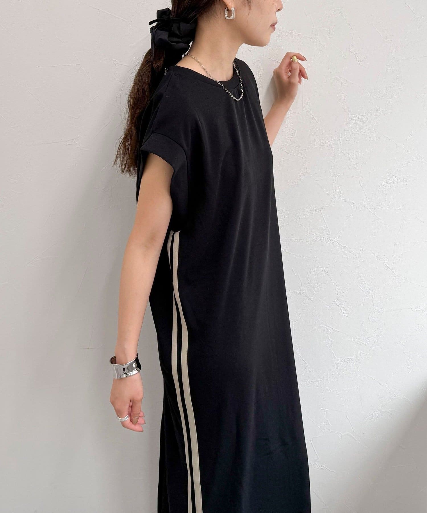 ◇fredy emue◇【2025 SS】すっきり美シルエットのジョーゼットワンピ●point・人気のカットジョーゼット素材に縦のラインデザインを効かせたすっきりとした印象のワンピースです・さらっと着