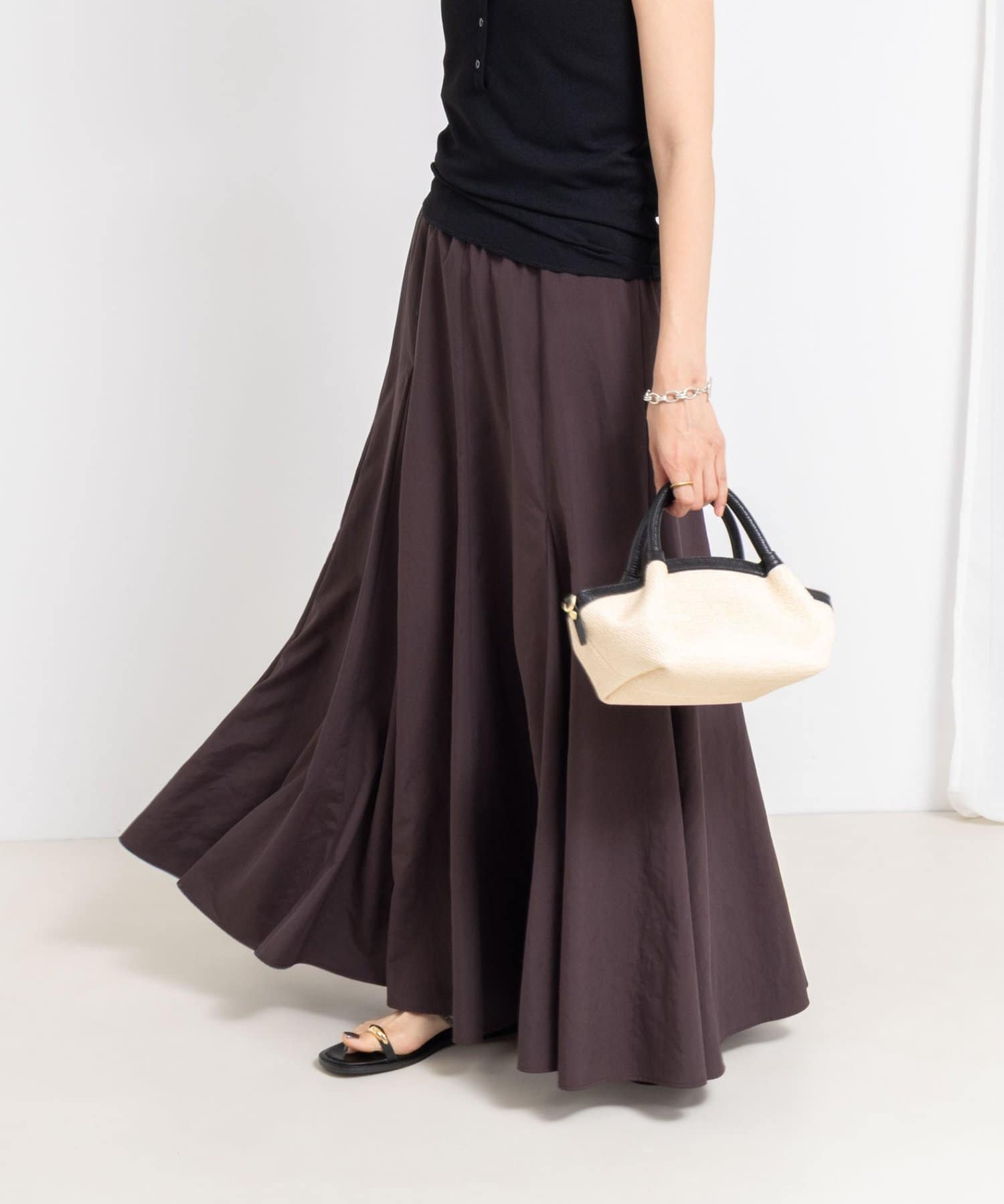 ◇25SS◇2nd NOLLEY'S◆Point定番人気のシーズンレスで着回せる大人スカートが再登場！・ソフトで軽い風合いのポリエステルタフタを使用したロングスカート・微起毛とヴィンテージ加