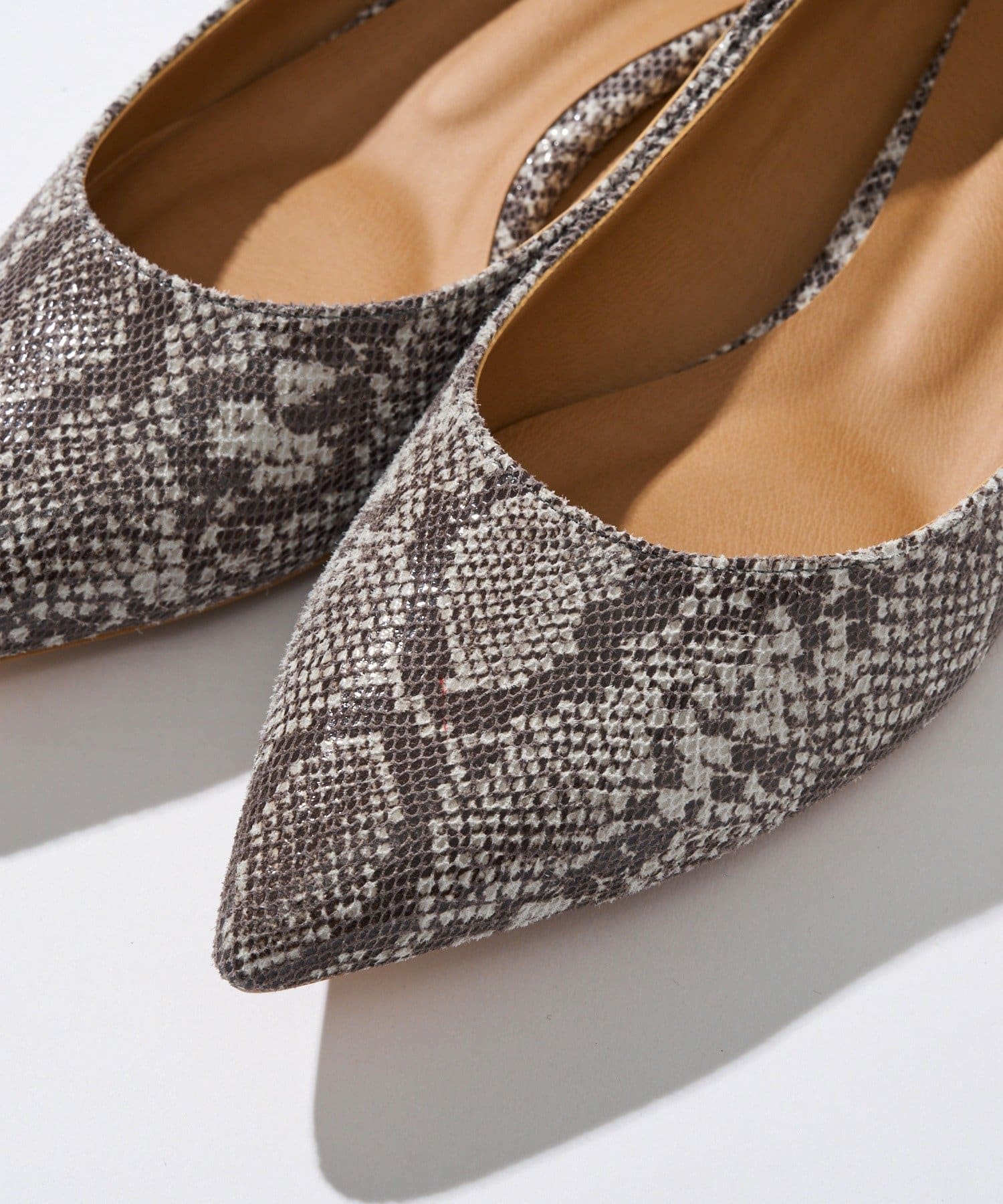 RIVE DROITE(リヴドロワ) 【エッジの効いた足元に】パイソン柄フラットパンプス