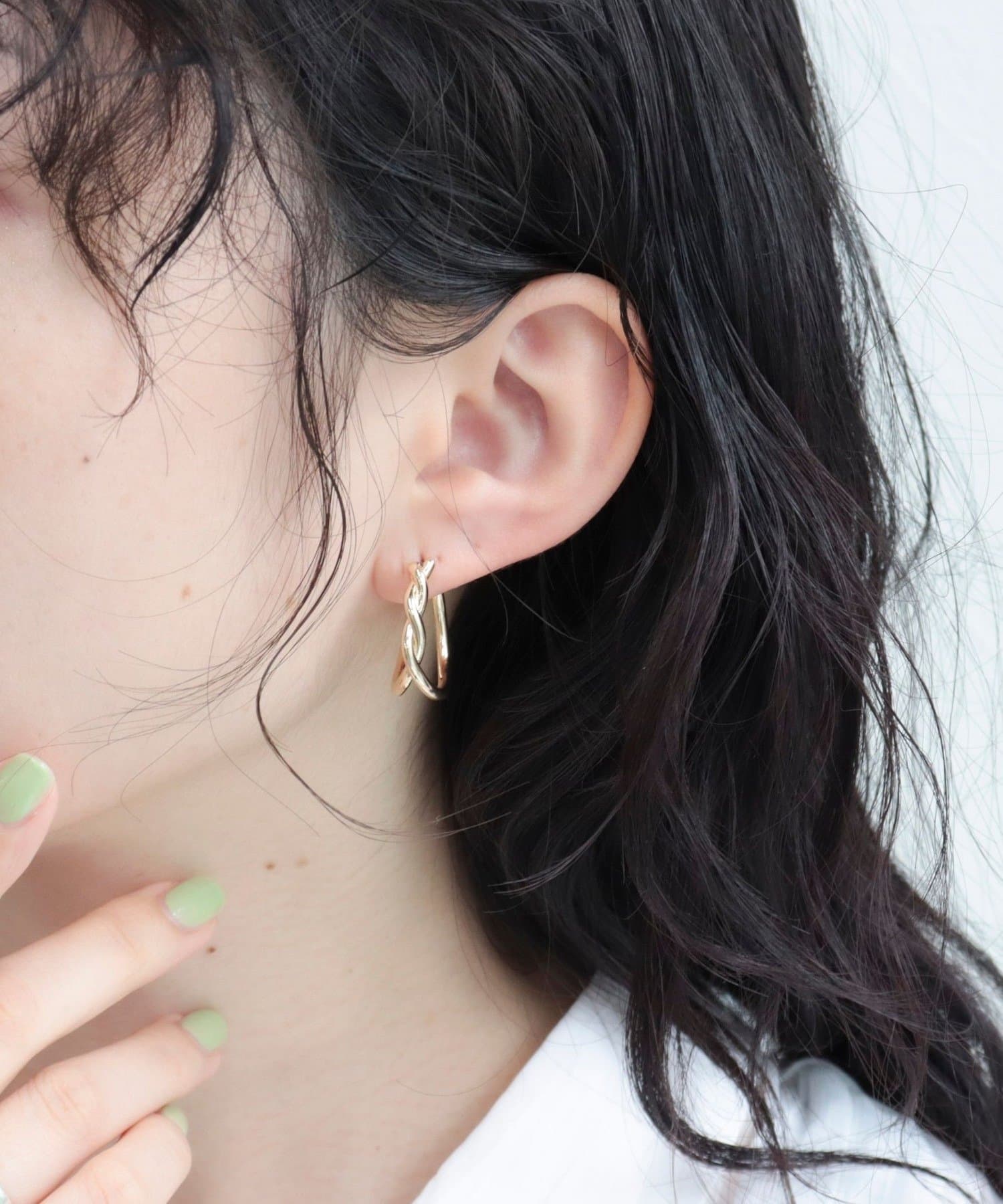 FREDY & GLOSTER(フレディ アンド グロスター) ねじりWフープピアス
