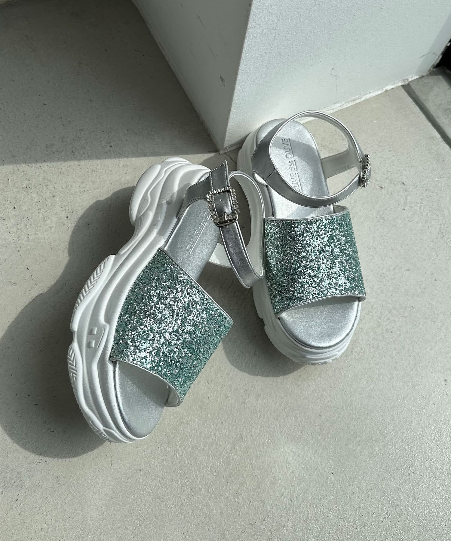 NICE CLAUP / OLIVE des OLIVE OUTLET(ナイスクラップ  / オリーブ デ オリーブ アウトレット) 【OLIVE des OLIVE】グリッターサンダル
