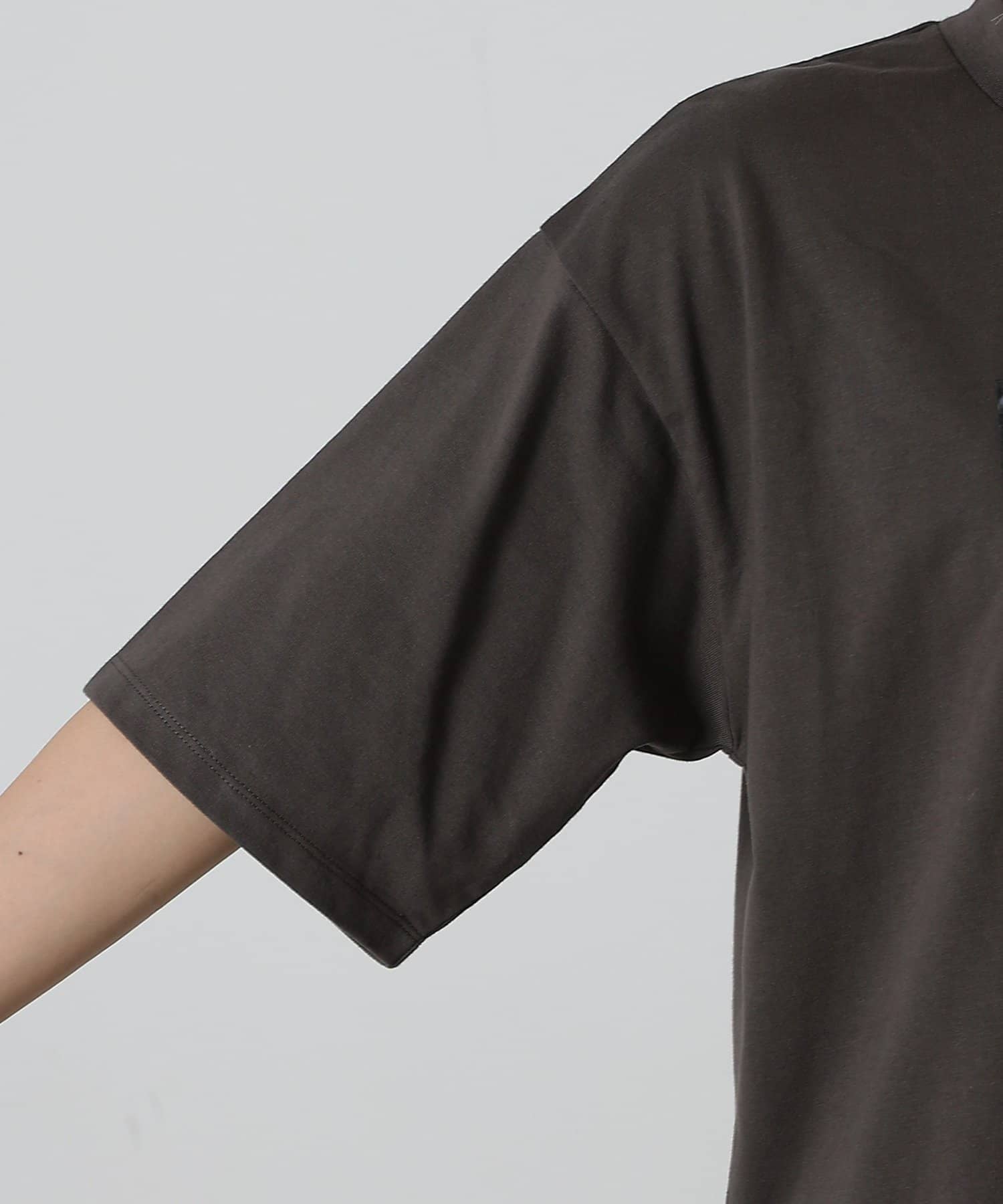 COLONY 2139(コロニー トゥーワンスリーナイン) 裾ラウンドフォトプリントTシャツ