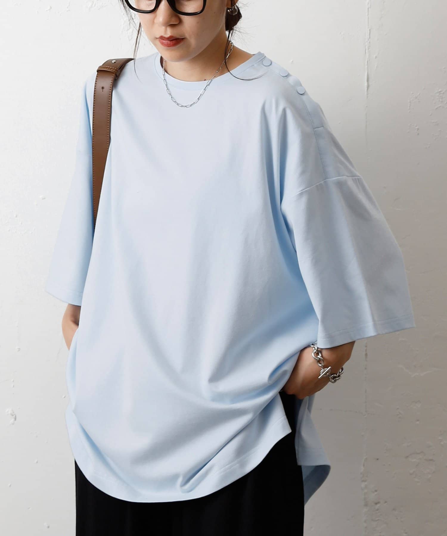 COLONY 2139(コロニー トゥーワンスリーナイン) 肩ボタンビッグシルエットTシャツ