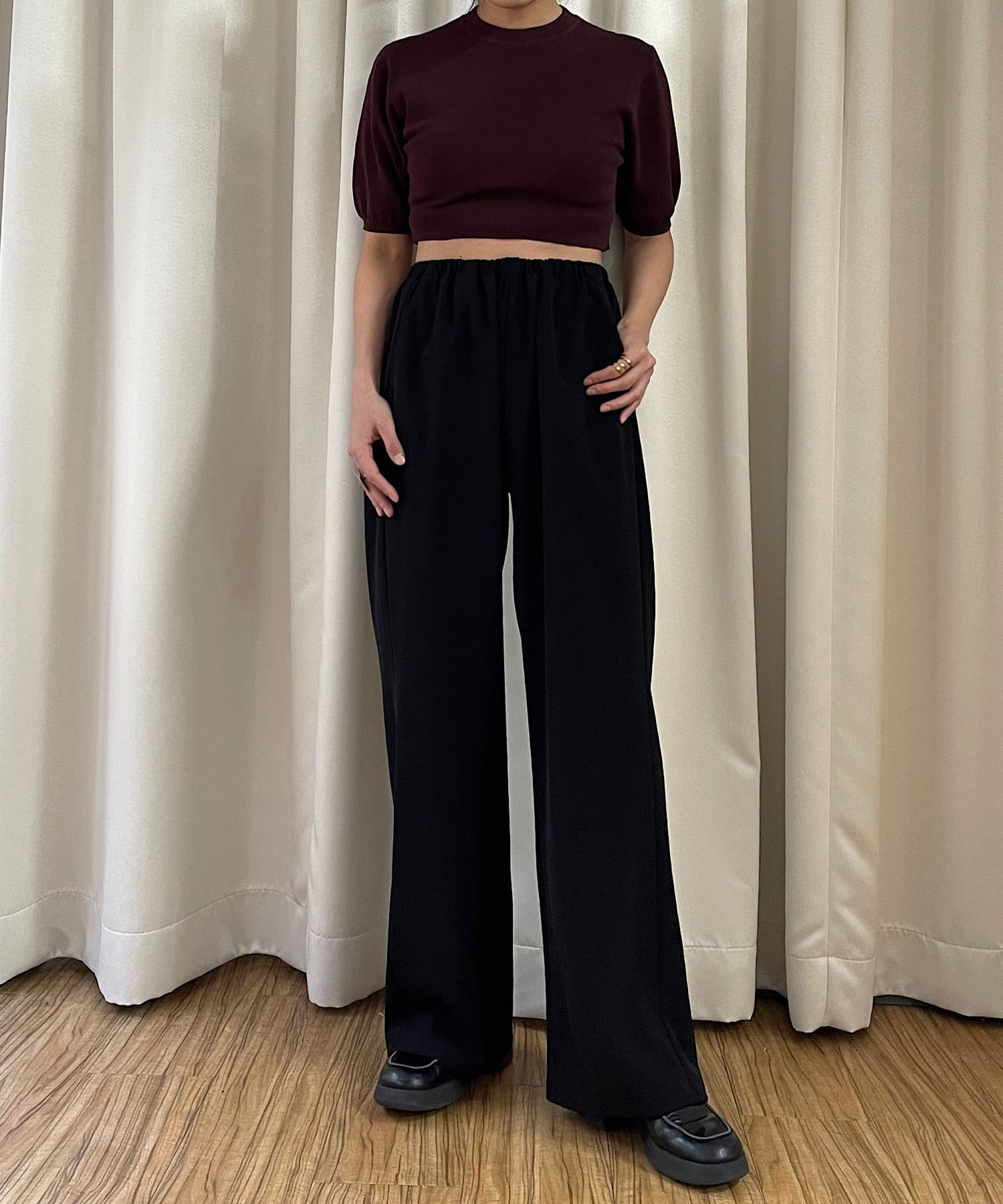 形は美しく、着心地は軽やか。ウォッシャブルでシワになりにくく、かつ美しさを兼ね備えた理想のSETUPシャツとパンツが完成しました。使用したのはストレッチ性が非常に高いジャージーライクな日本のツイル生地