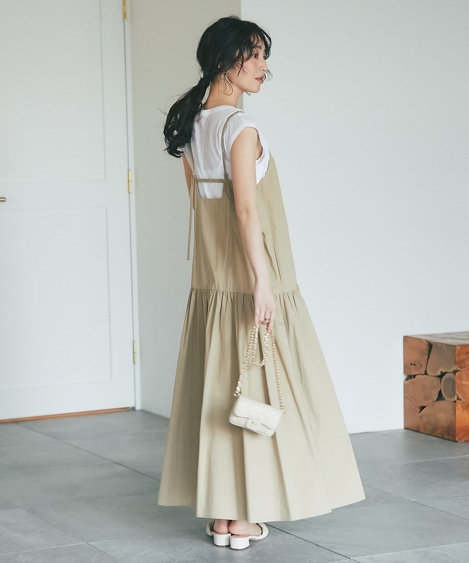 美品 ラブティックボンボン ラッフルキャミワンピース ホワイト 美品 ラブティックボンボン ラッフルキャミワンピース ホワイト