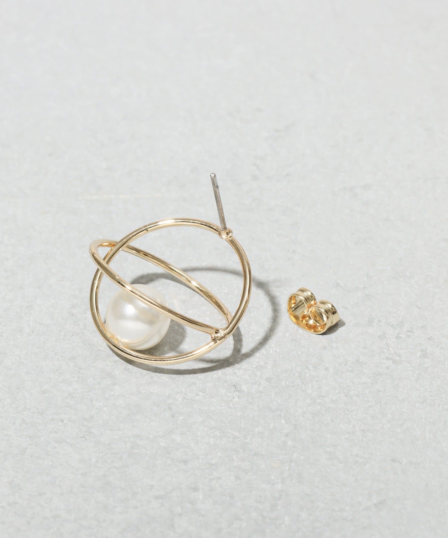 3COINS(スリーコインズ) ボールメタルパールピアス