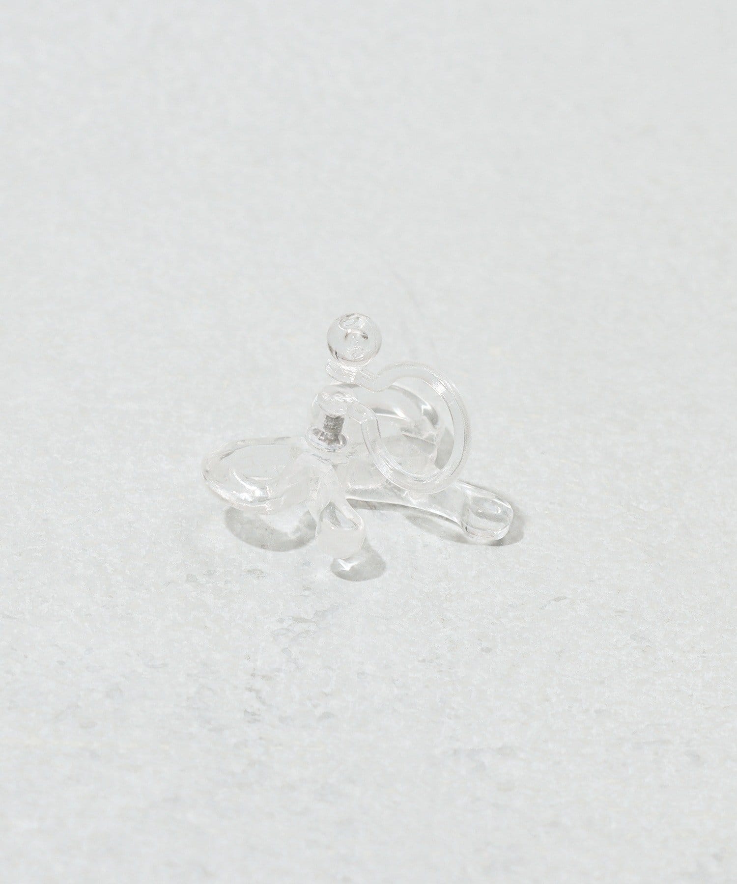 3COINS(スリーコインズ) クリアリボン樹脂イヤリング