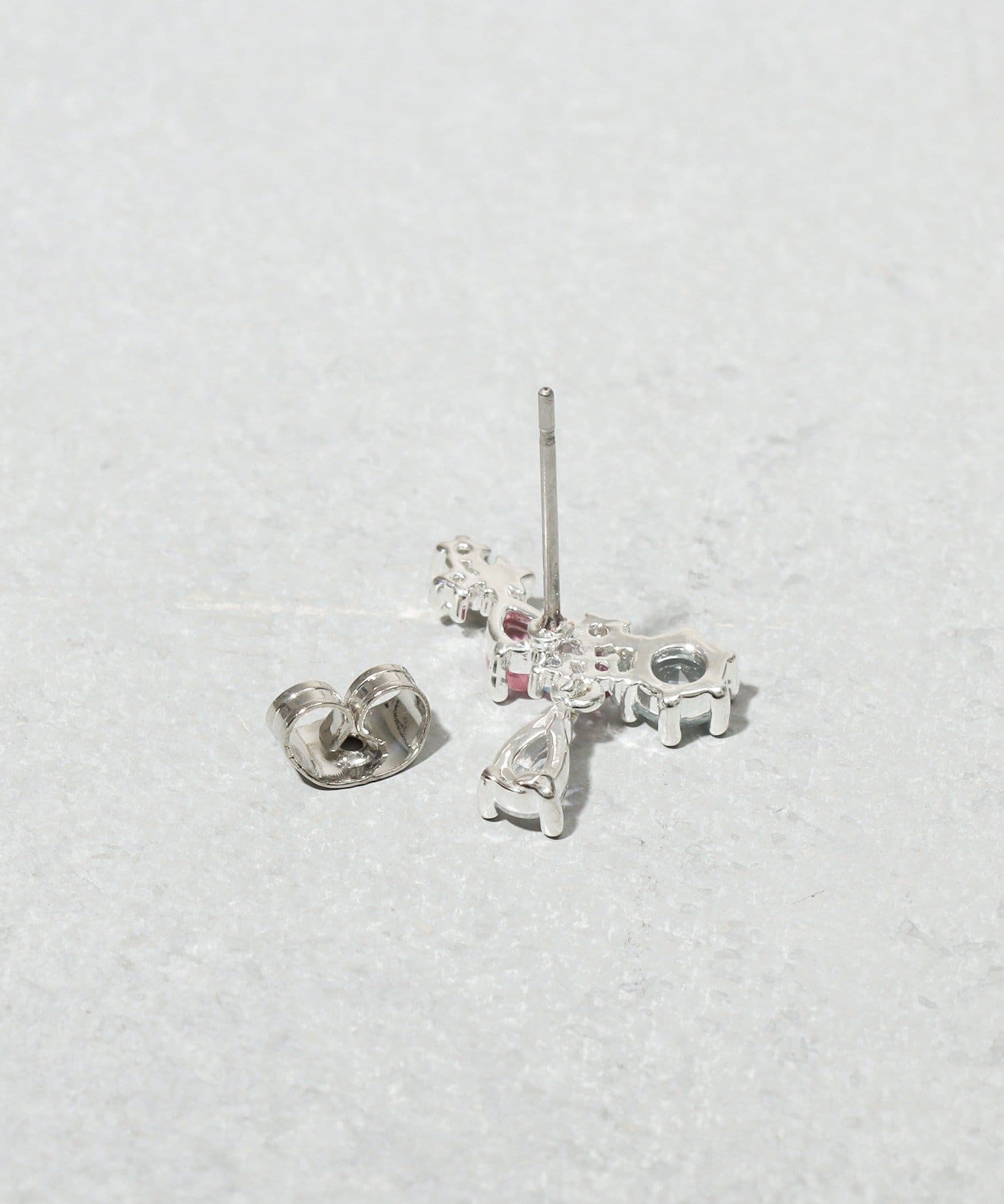 3COINS(スリーコインズ) カラーガラスチェーンピアス